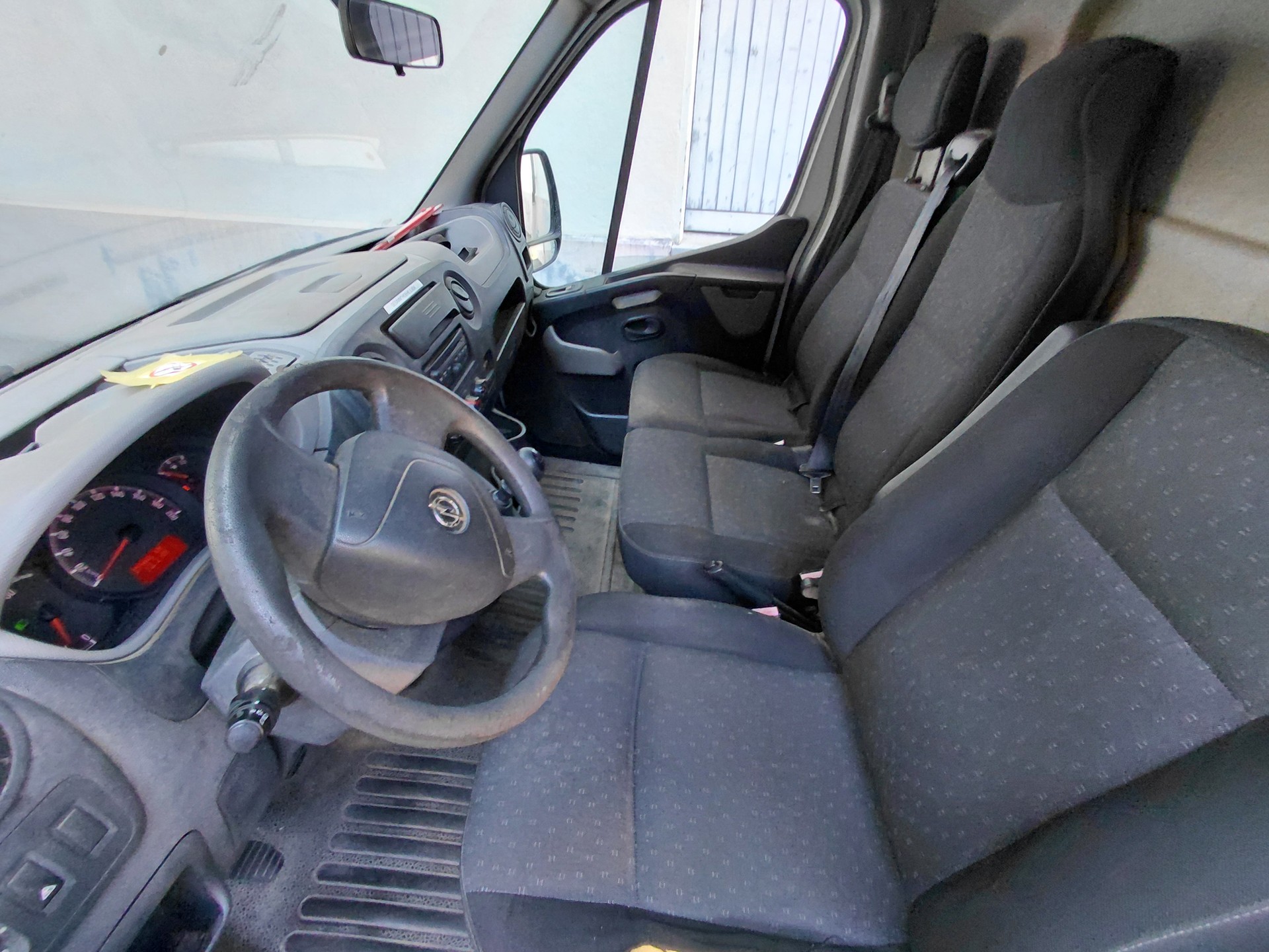 RENAULT 2.3dCi L3H3-image-5