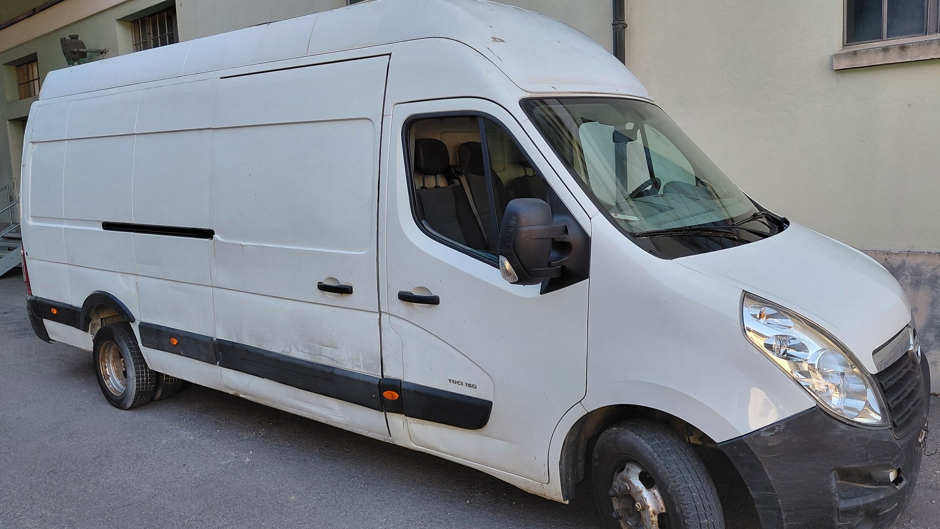 RENAULT 2.3dCi L3H3-image-3