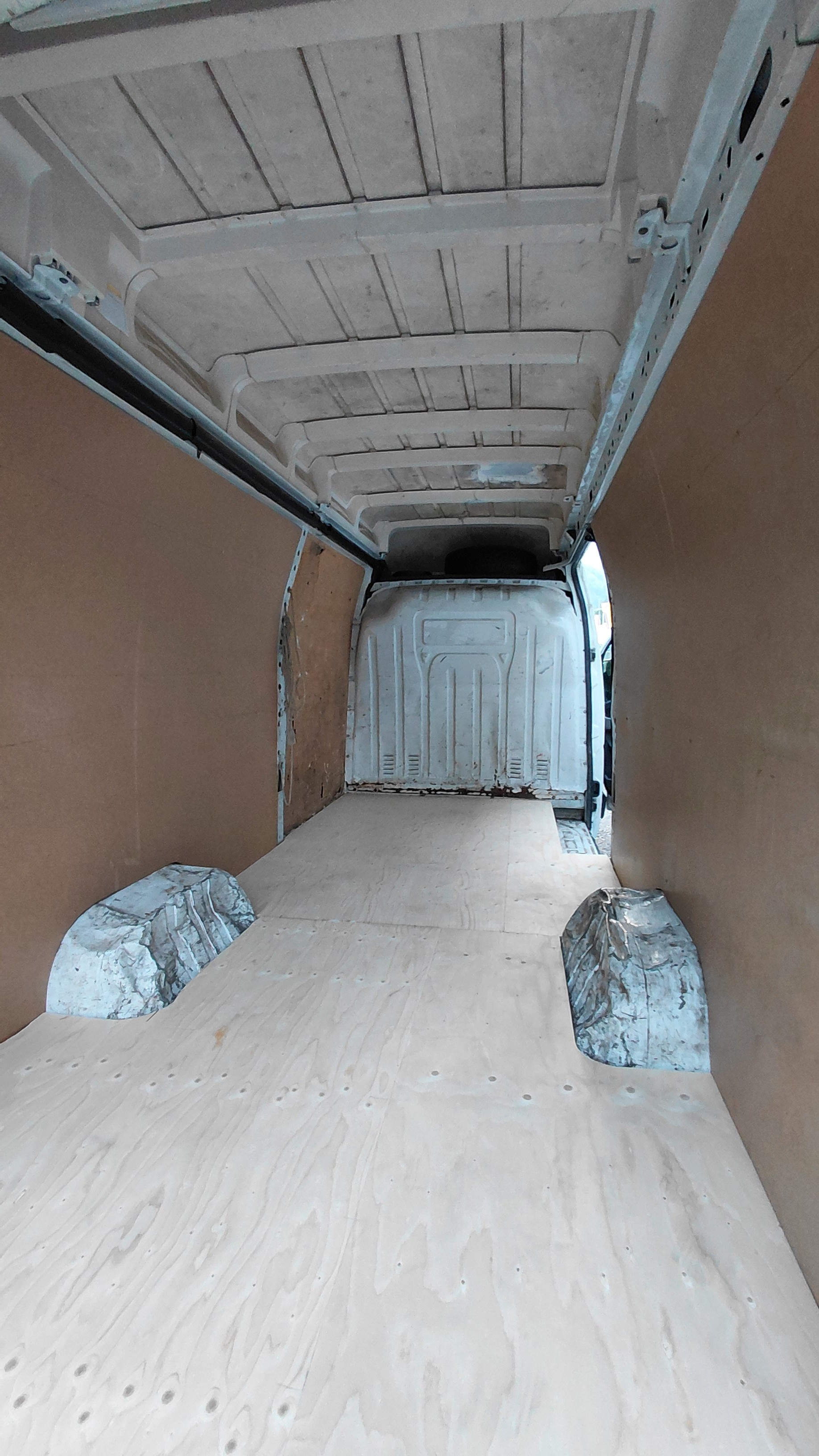 RENAULT 2.3dCi L3H3-image-0