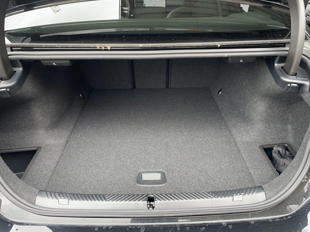 BMW i5 M60 xDrive-image-9