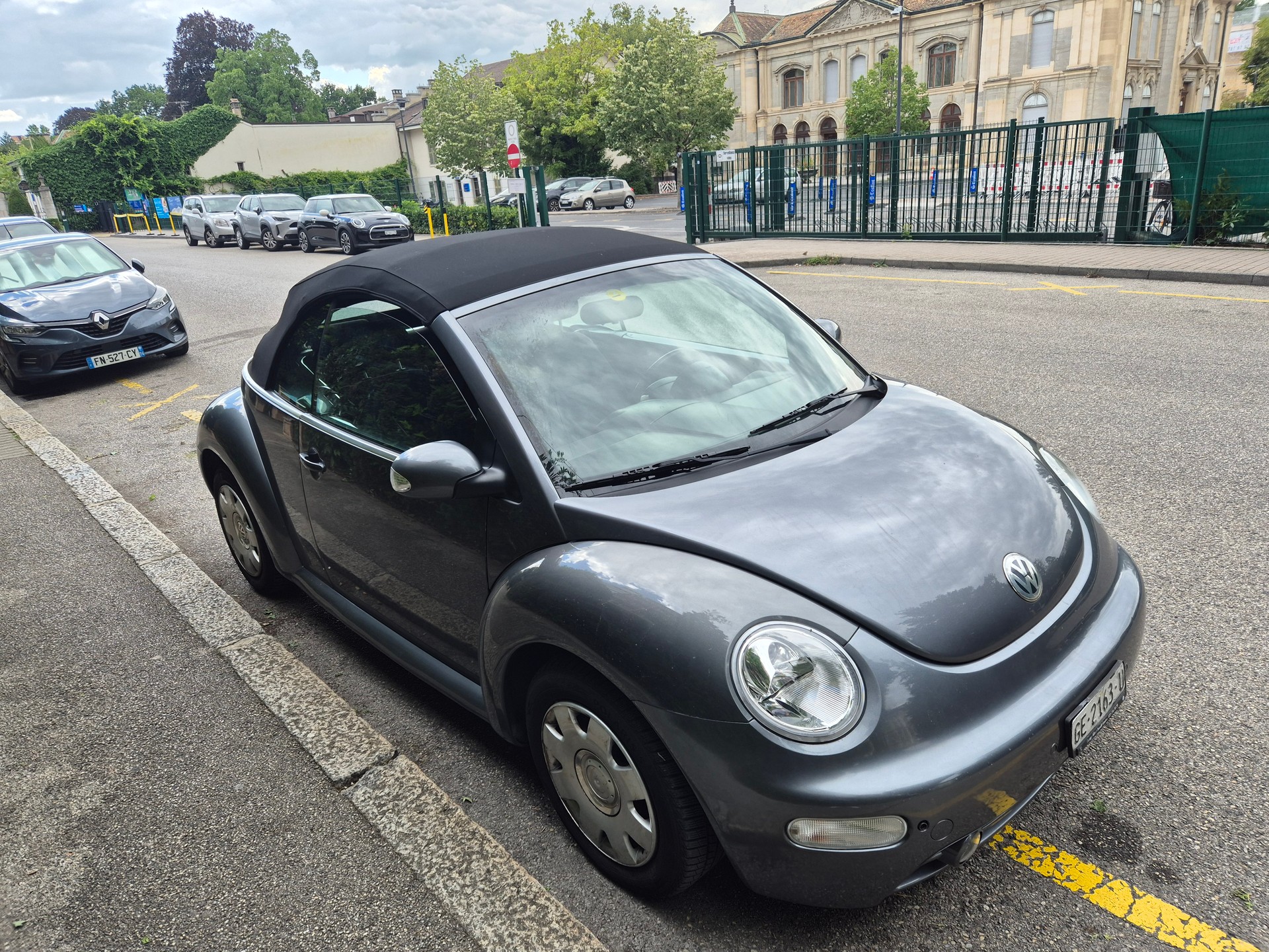 VW Beetle Cabrio 1.8 T-image-2