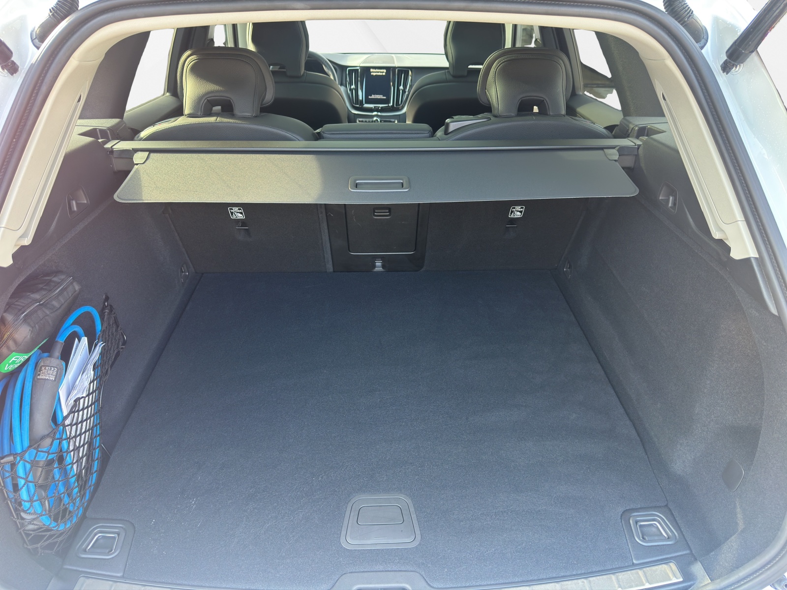 VOLVO XC60 2.0 T6 TE Ultra Dark eAWD-image-14