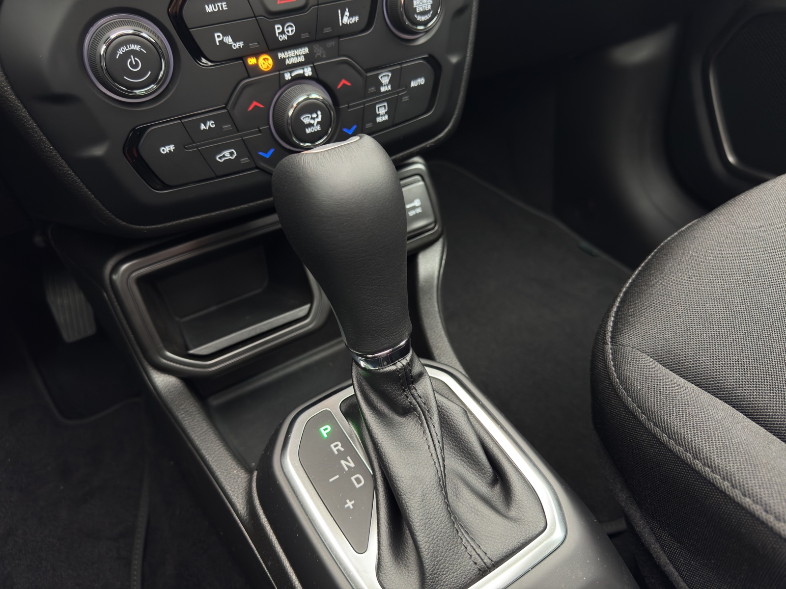 JEEP Renegade 1.5 Turbo North Star-image-8