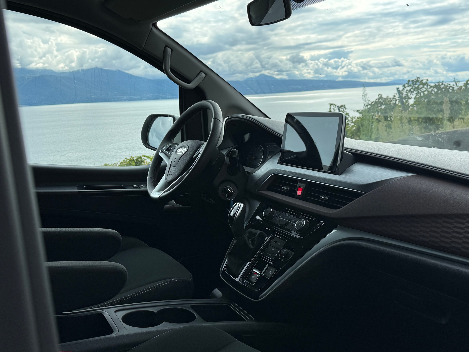 JAC M3EV-image-13
