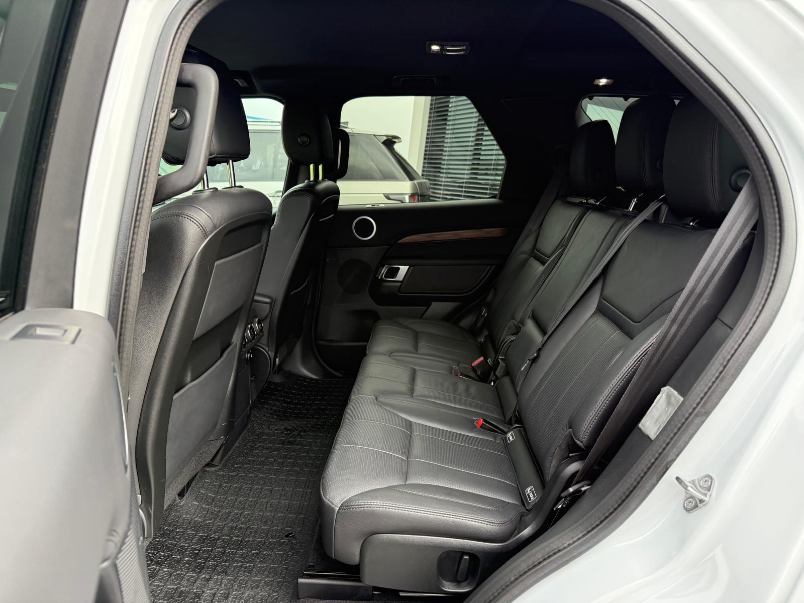 LAND ROVER Discovery 3.0 SDV6 HSE-image-18