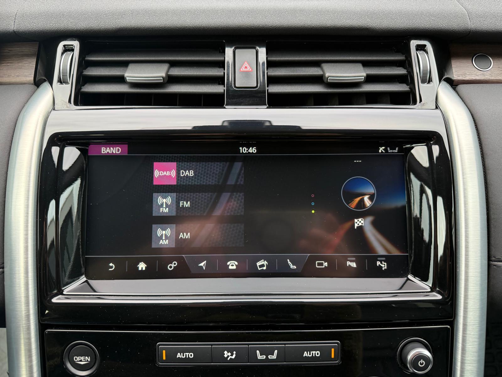 LAND ROVER Discovery 3.0 SDV6 HSE-image-16