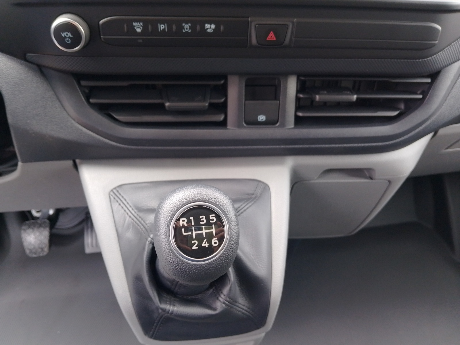 FORD Transit Custom Van 280 L1 2.0 EcoBlue 136 Trend-image-10