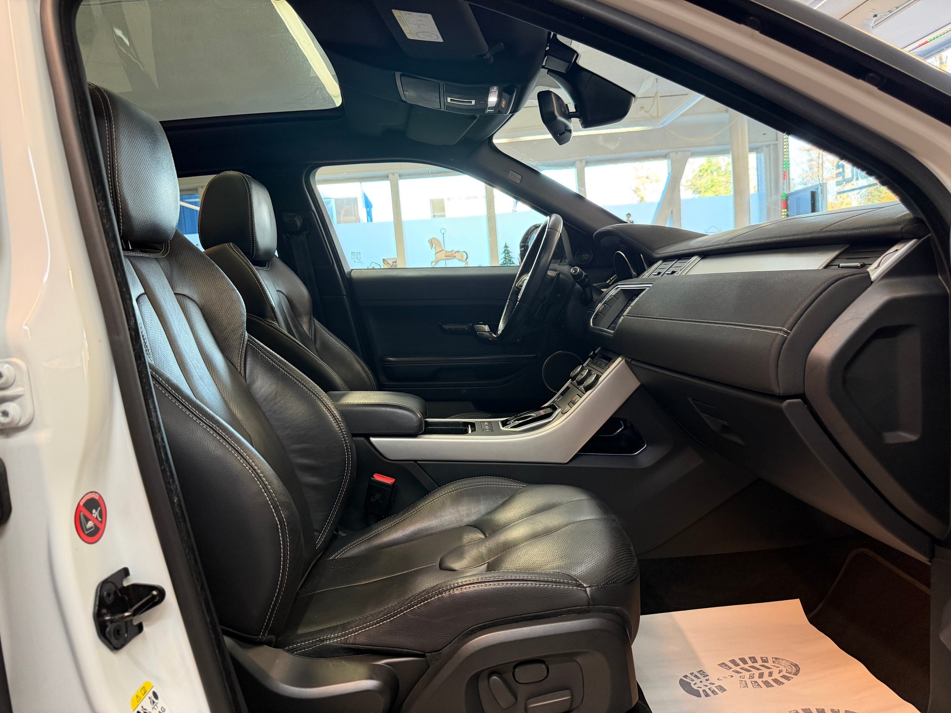 LAND ROVER Range Rover Evoque 2.2 SD4 Dynamic AT9-image-14