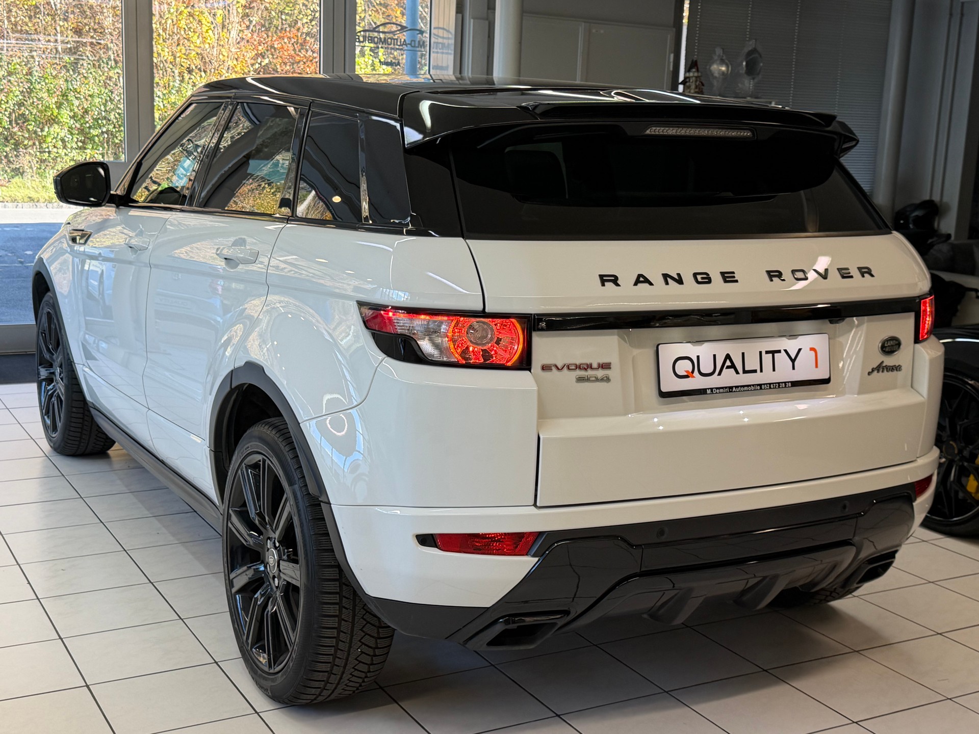 LAND ROVER Range Rover Evoque 2.2 SD4 Dynamic AT9-image-7