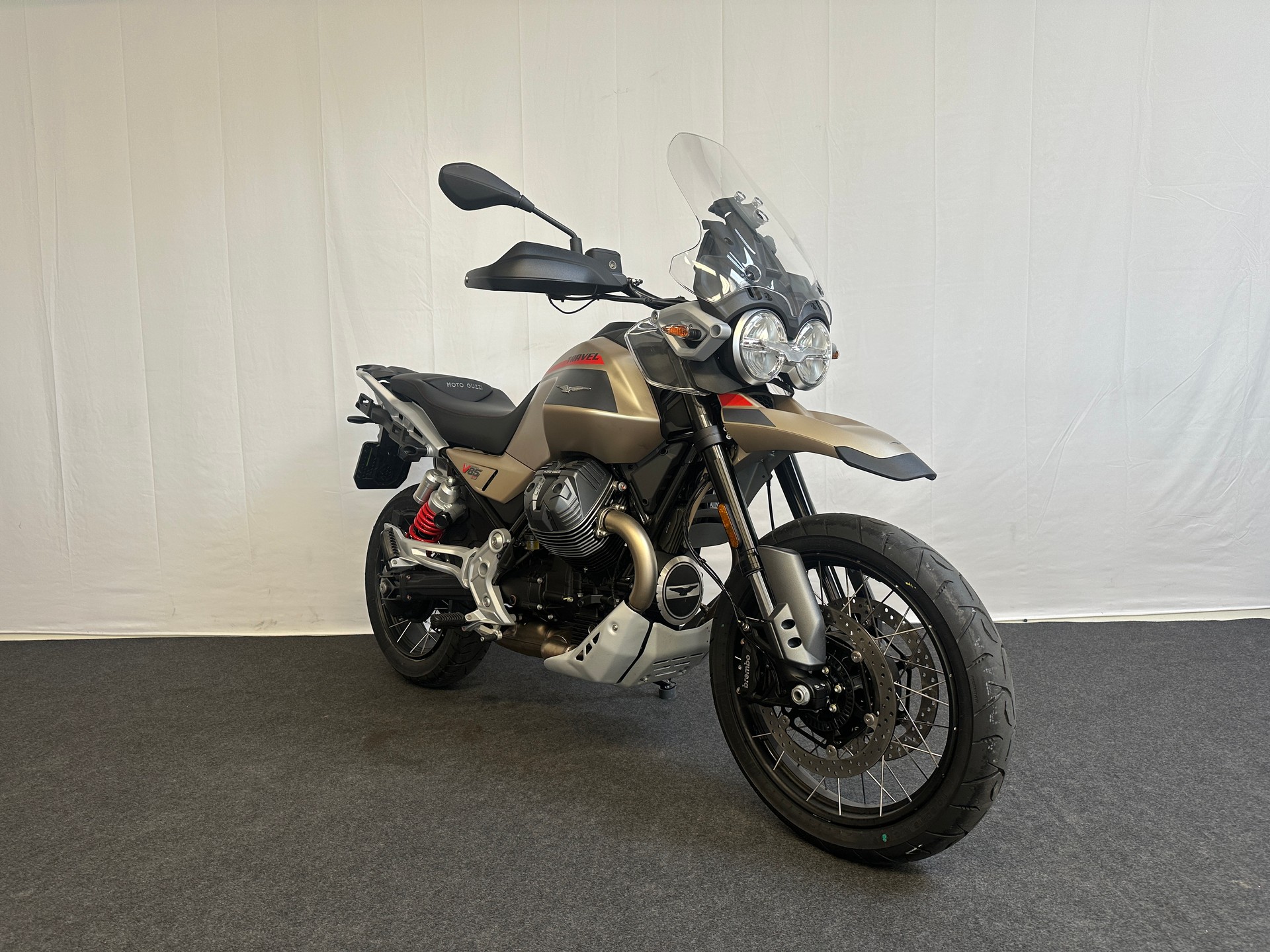 MOTO GUZZI V85 TT Travel E5+-showroom-element-2