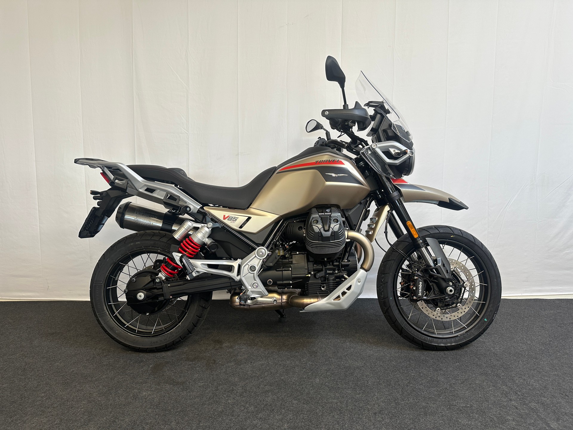MOTO GUZZI V85 TT Travel E5+-showroom-element-1