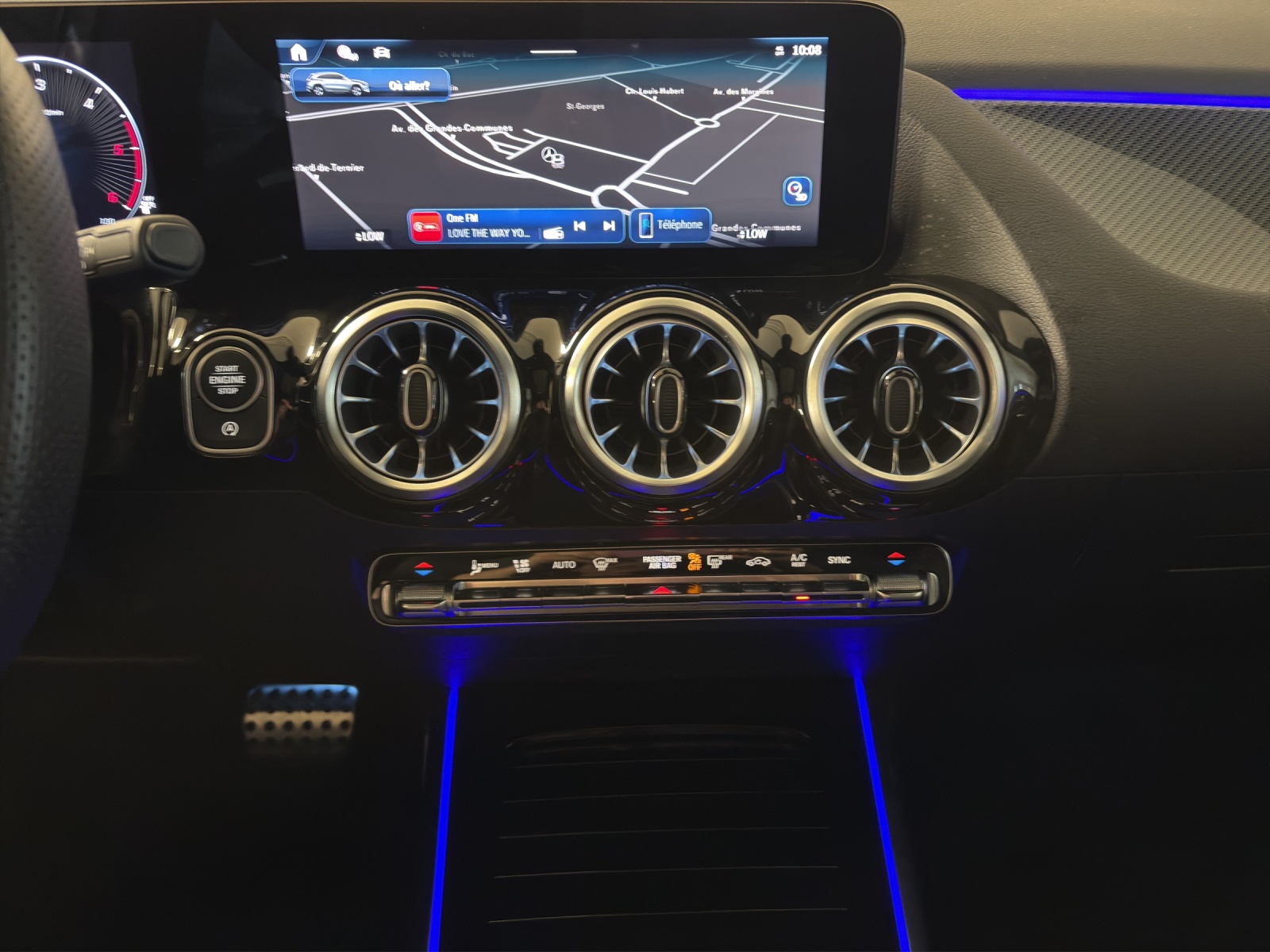 Image MERCEDES-BENZ GLA-220 GLA 220d 4Matic 8G-DCT