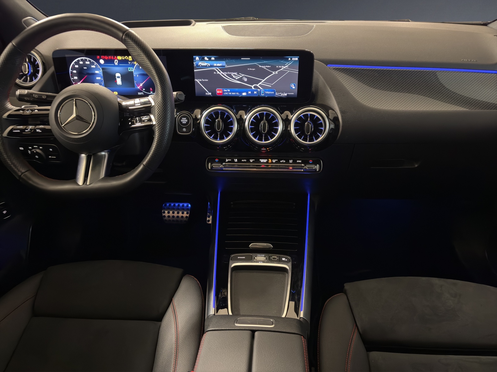Image MERCEDES-BENZ GLA-220 GLA 220d 4Matic 8G-DCT