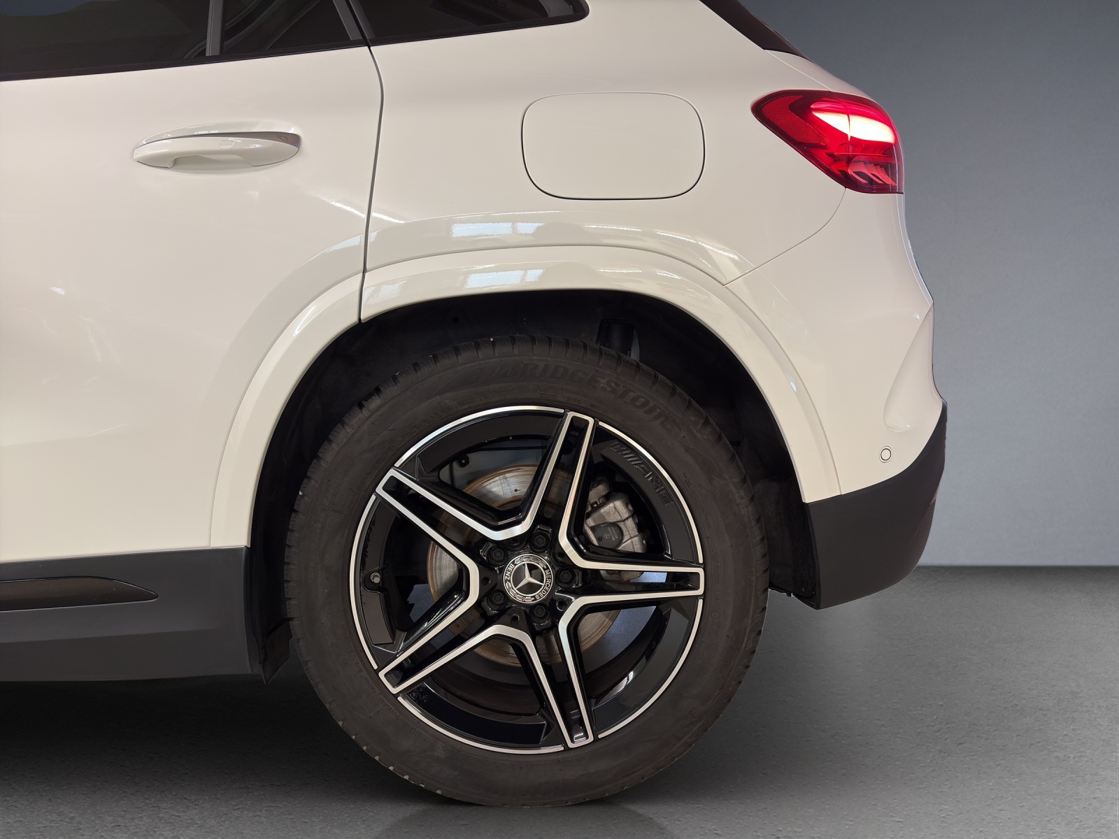 Image MERCEDES-BENZ GLA-220 GLA 220d 4Matic 8G-DCT