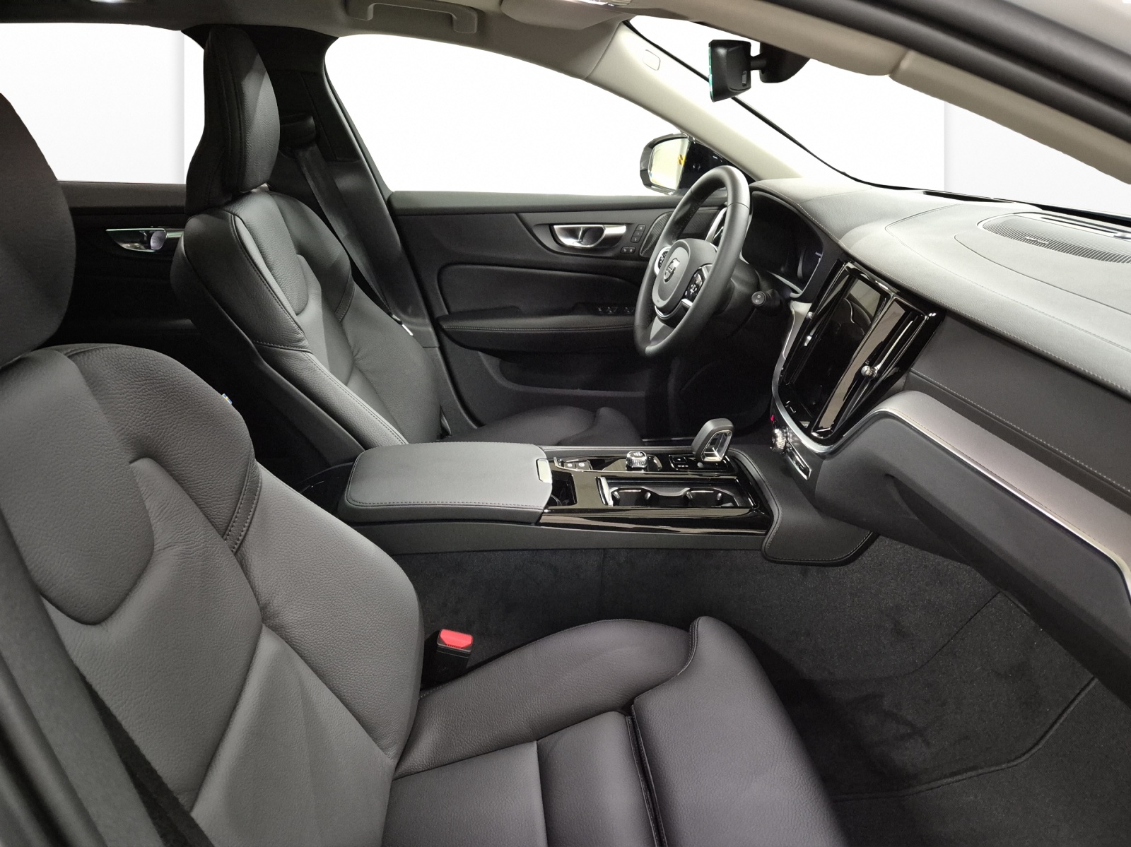 VOLVO V60 2.0 T8 TE Ultra Dark eAWD-image-16
