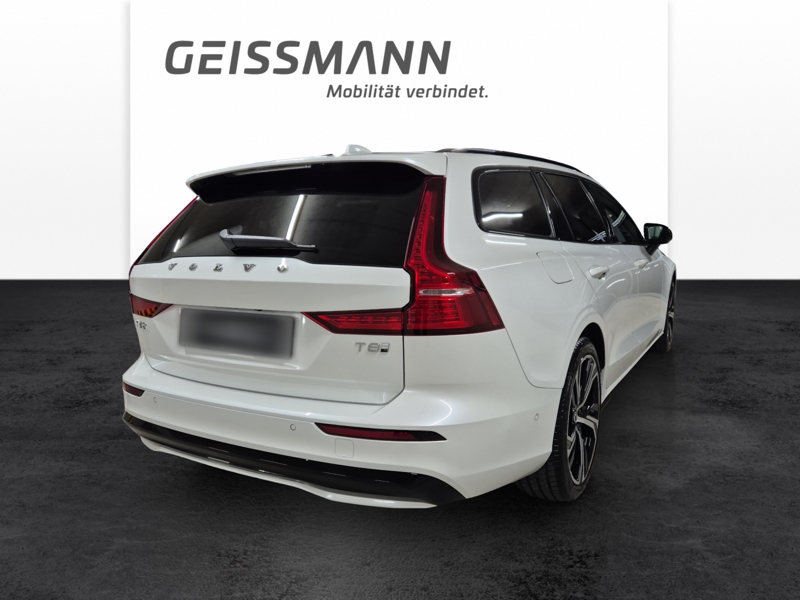VOLVO V60 2.0 T8 TE Ultra Dark eAWD-image-5