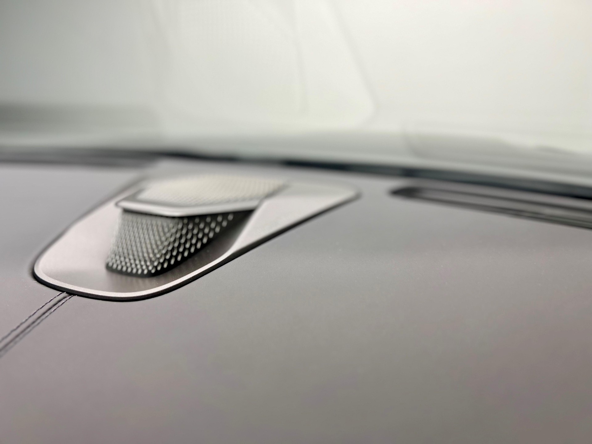 ASTON MARTIN DB12 Volante 4.0 V8 Bi-Turbo-image-14