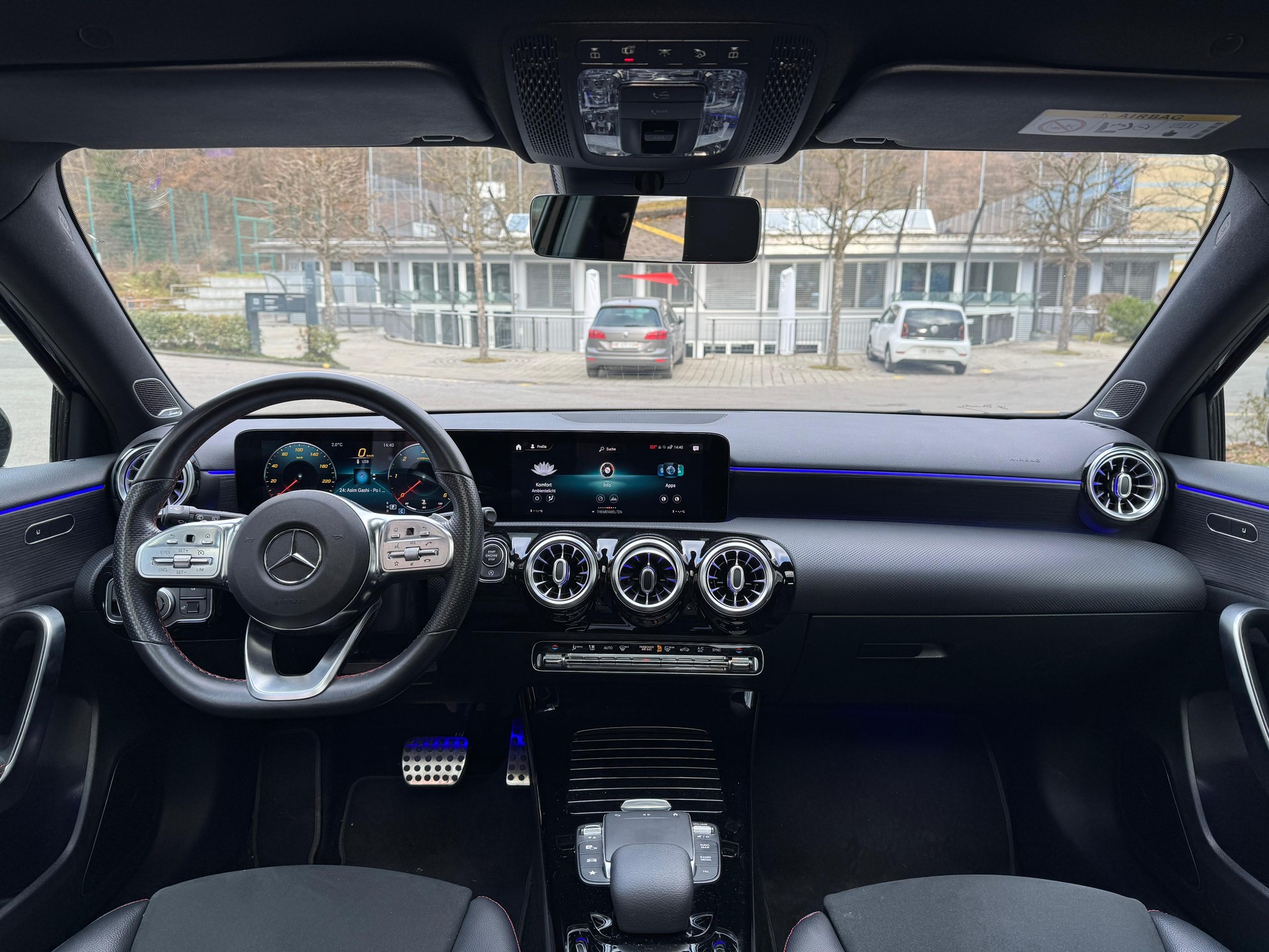 MERCEDES-BENZ A 200 d AMG Line 8G-DCT-image-3