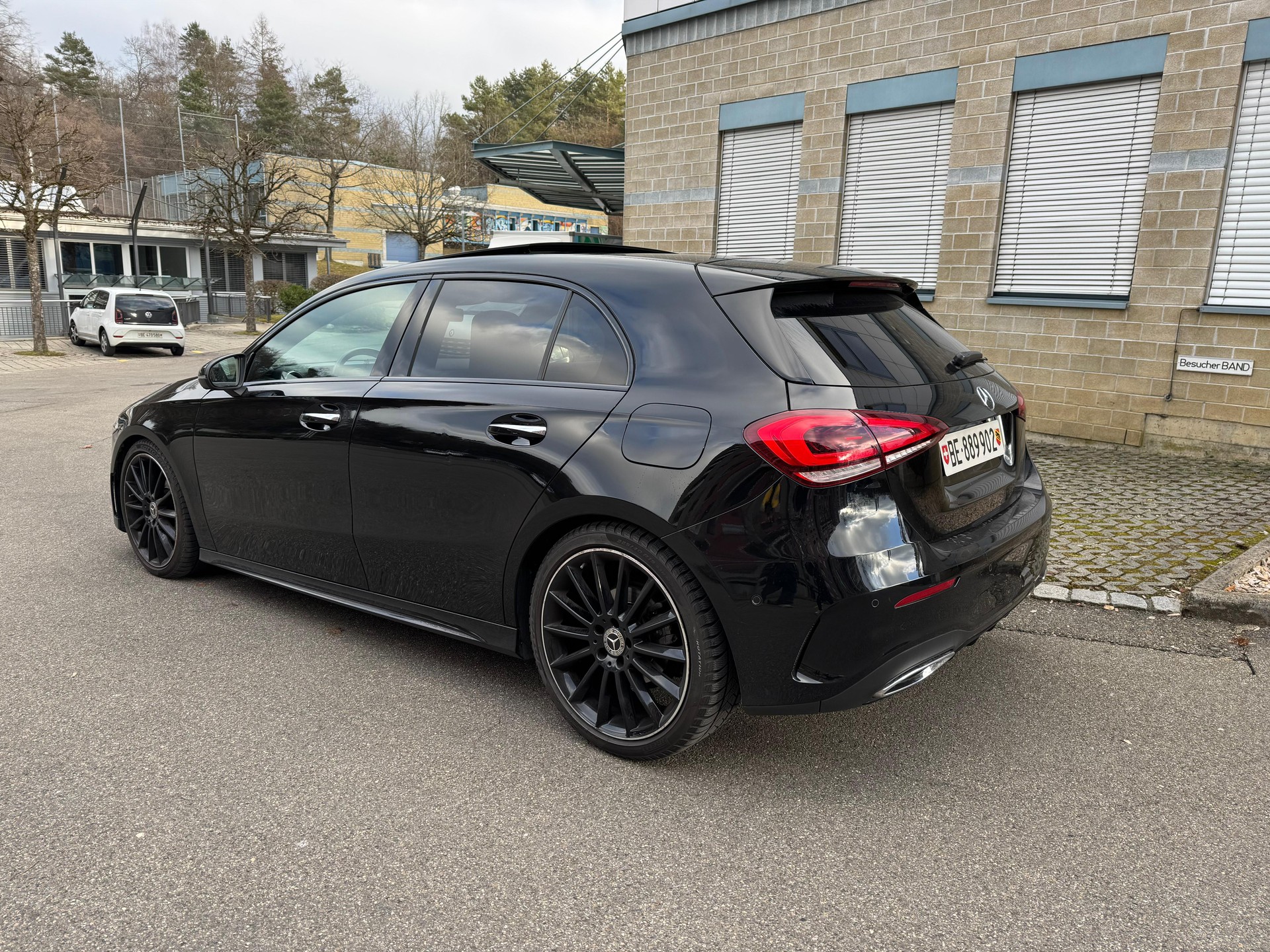MERCEDES-BENZ A 200 d AMG Line 8G-DCT-image-1