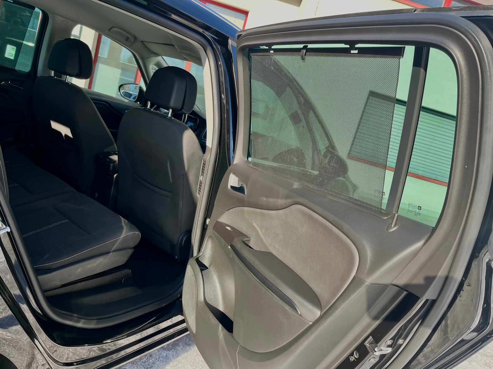 OPEL Zafira 1.6i Turbo Excellence Automatic*7 Plätzer*-image-24