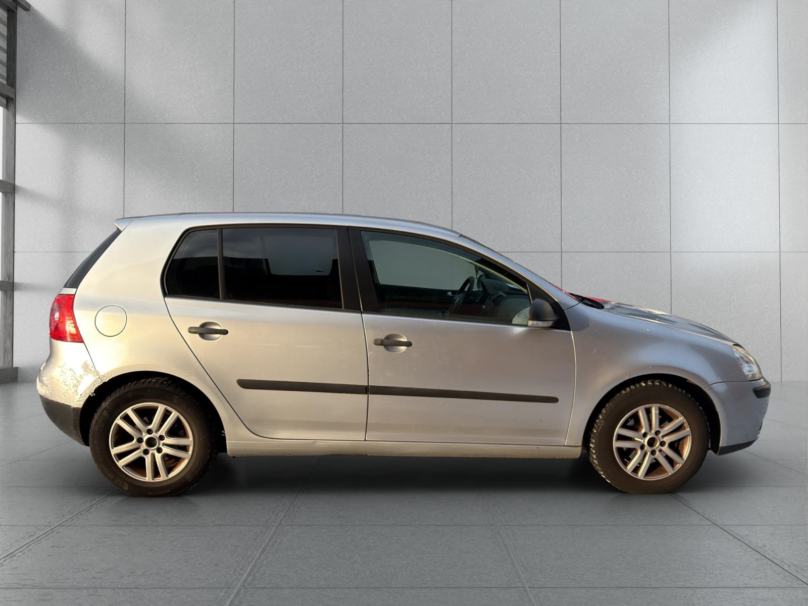 VW Golf 1.6 FSI Comfortline Tiptronic-image-4