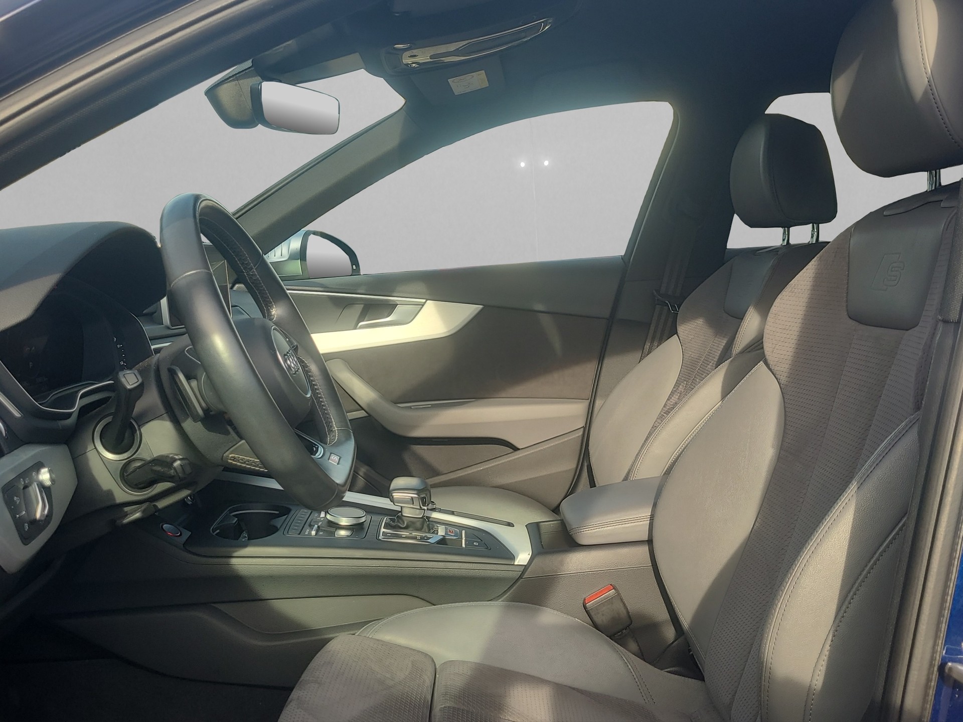 AUDI S4-image-5