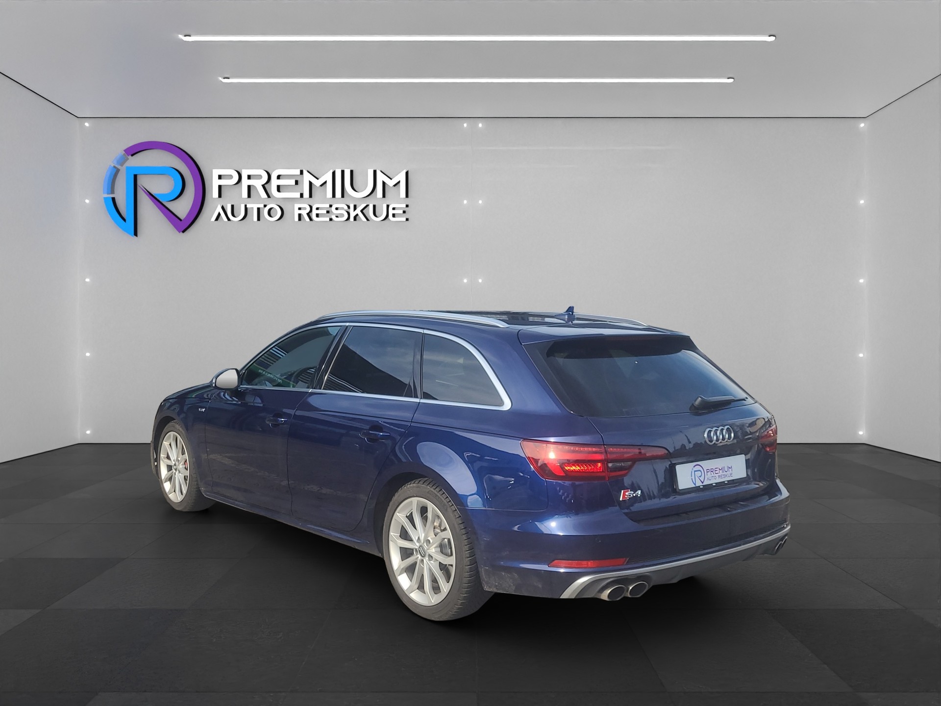 AUDI S4-image-3
