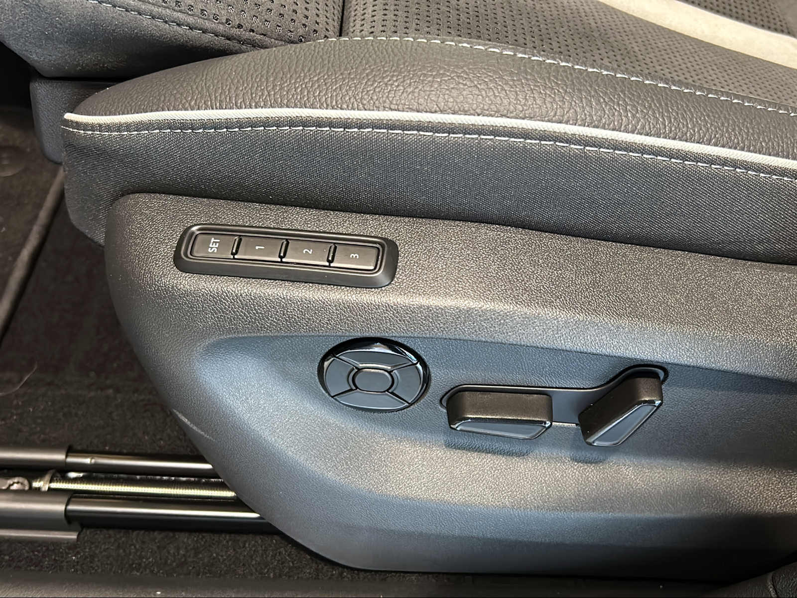 SKODA Kodiaq 2.0 TDI SportLine-image-13