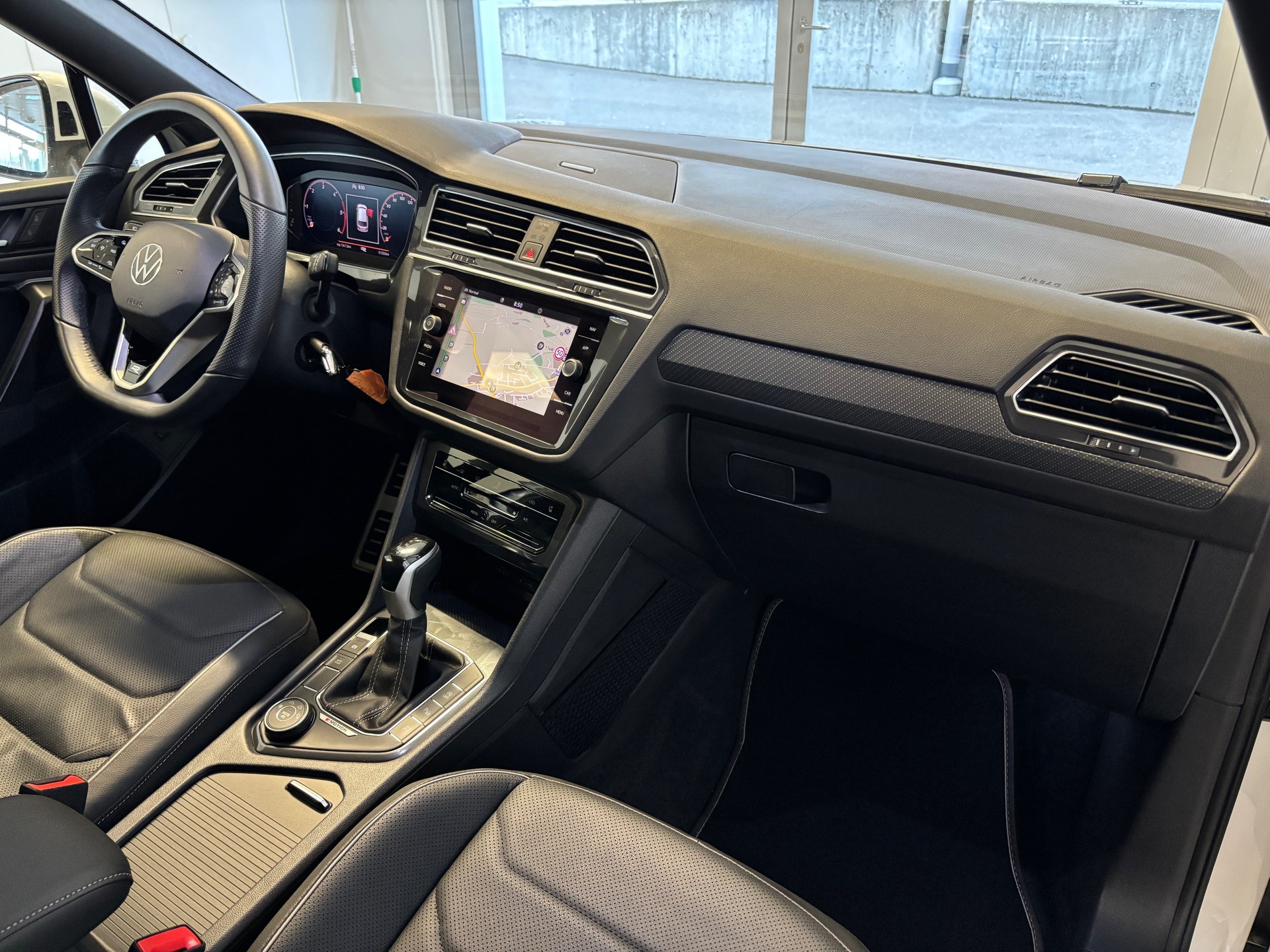 VW Tiguan Allspace 2.0 TDI SCR R-Line 4Motion DSG-image-6