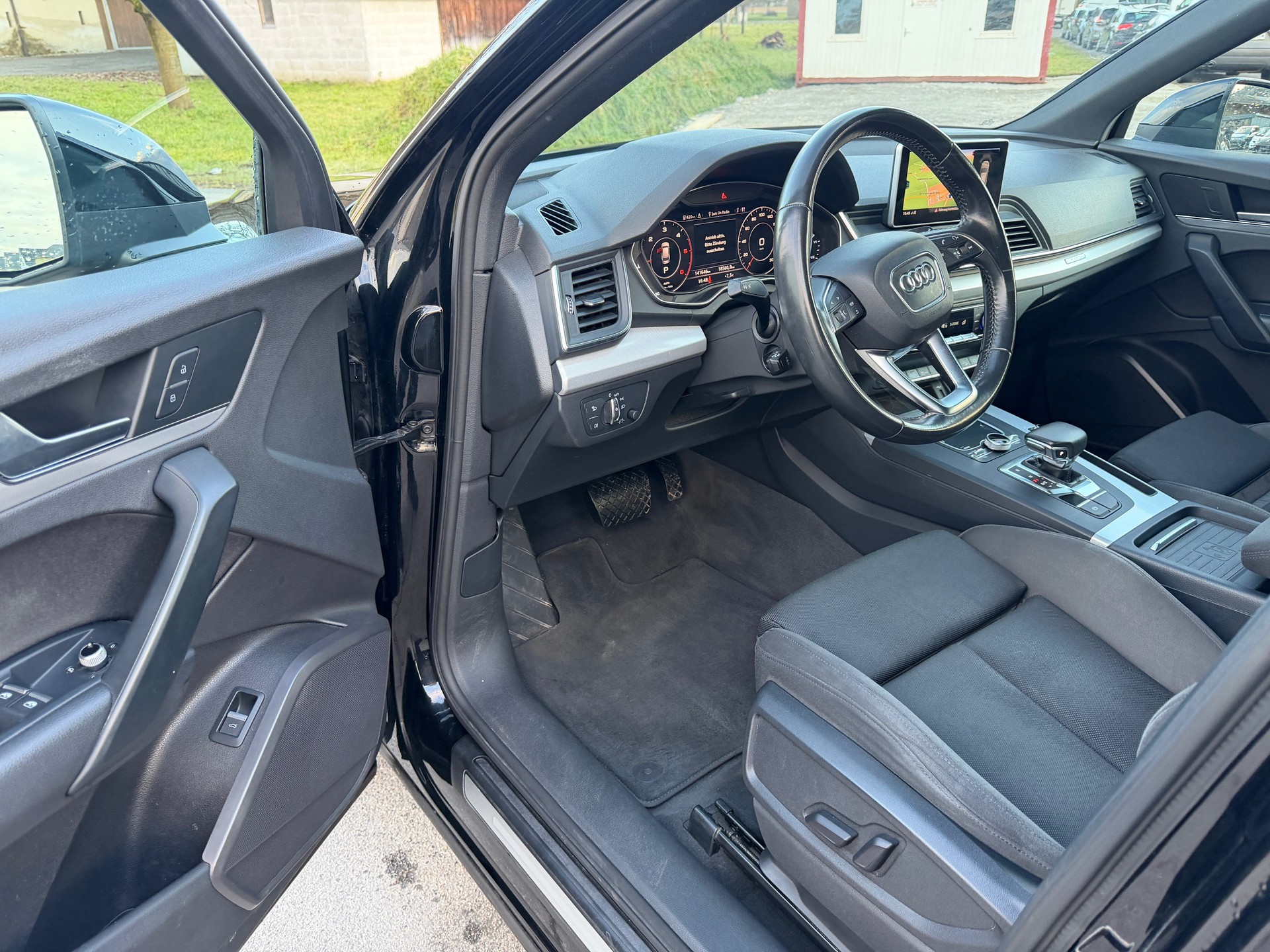 AUDI Q5 2.0 TDI quattro S-tronic-image-7