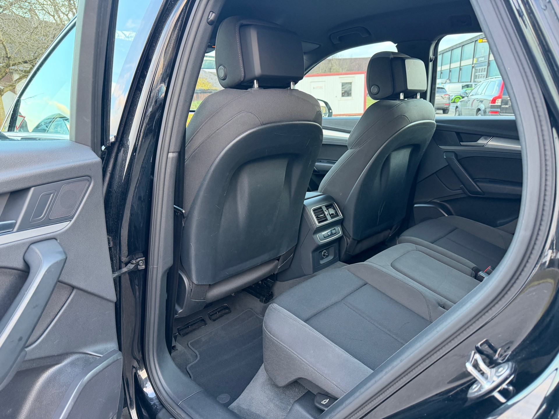 AUDI Q5 2.0 TDI quattro S-tronic-image-9