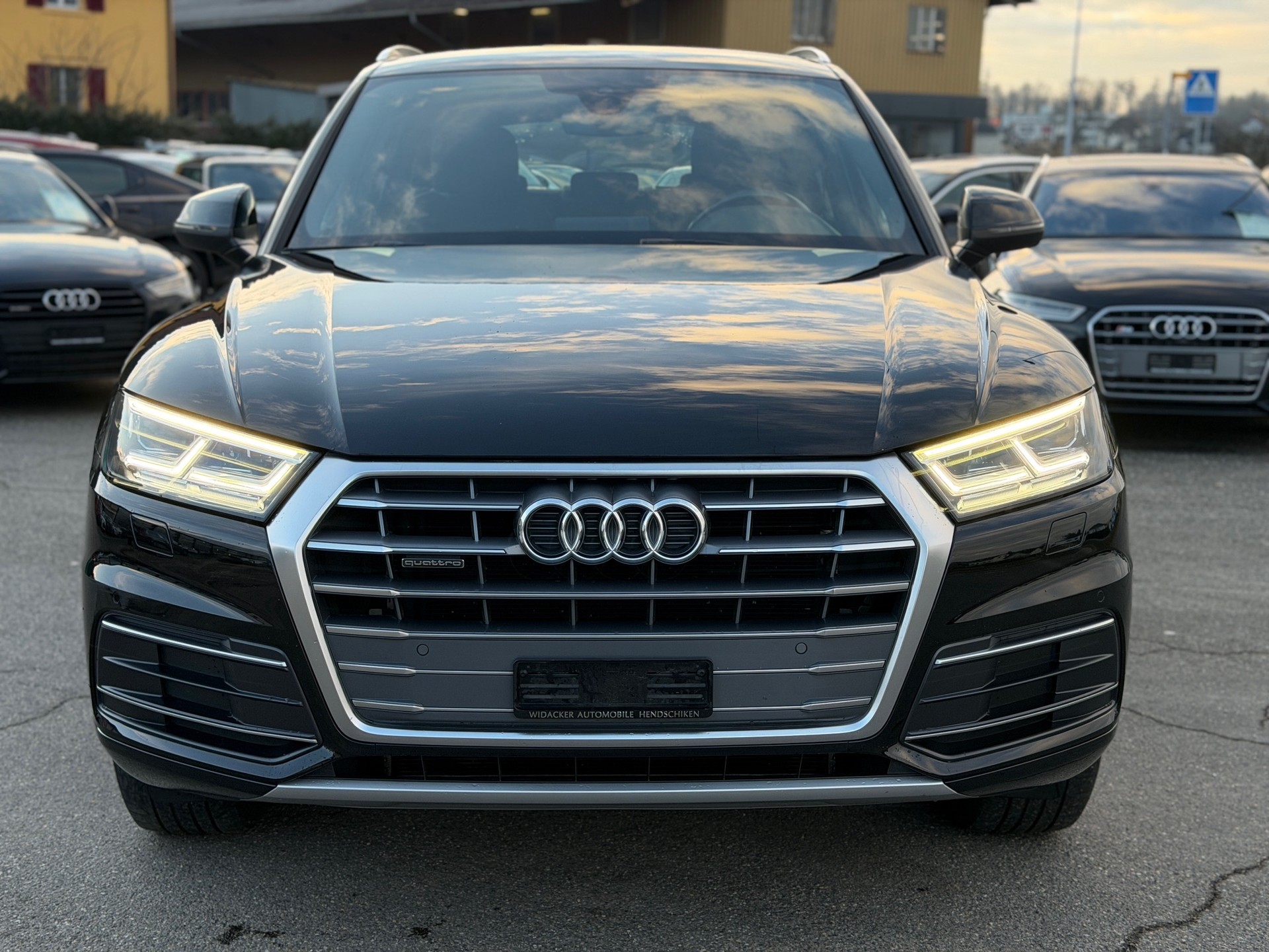 AUDI Q5 2.0 TDI quattro S-tronic-image-1