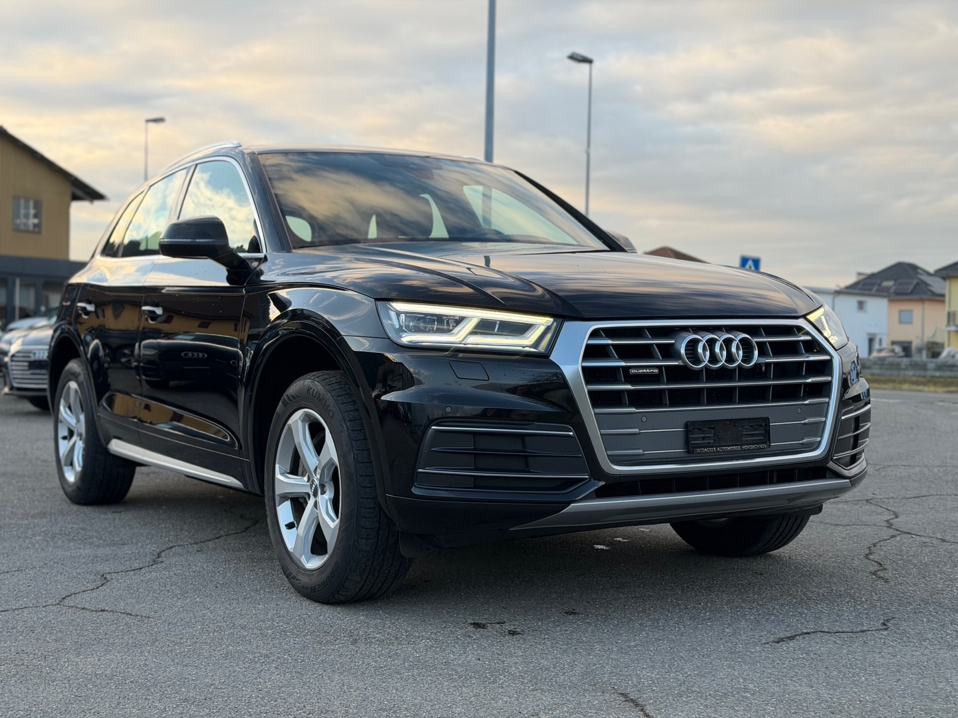 AUDI Q5 2.0 TDI quattro S-tronic-image-2