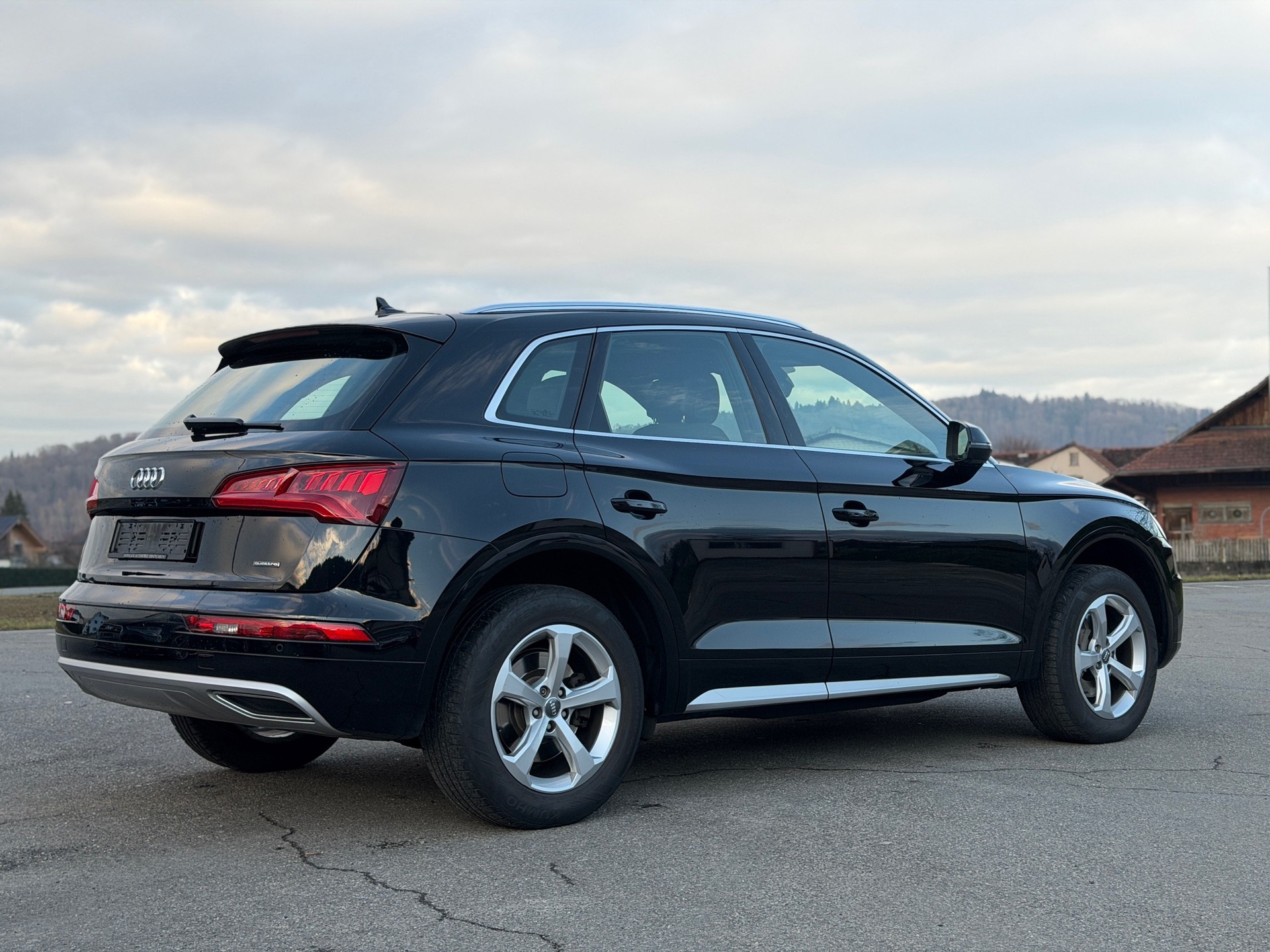 AUDI Q5 2.0 TDI quattro S-tronic-image-3