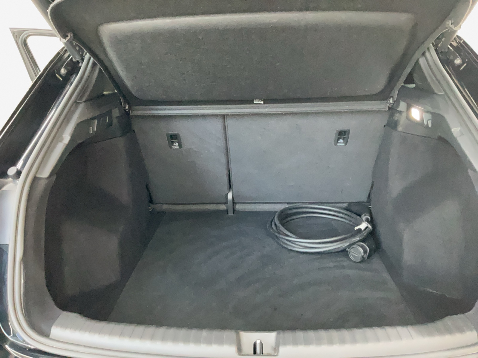AUDI Q4 e-tron 50 quattro-image-12