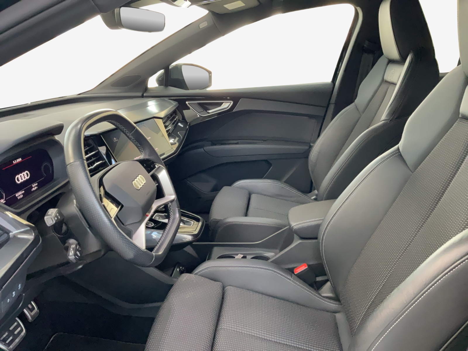 AUDI Q4 e-tron 50 quattro-image-7