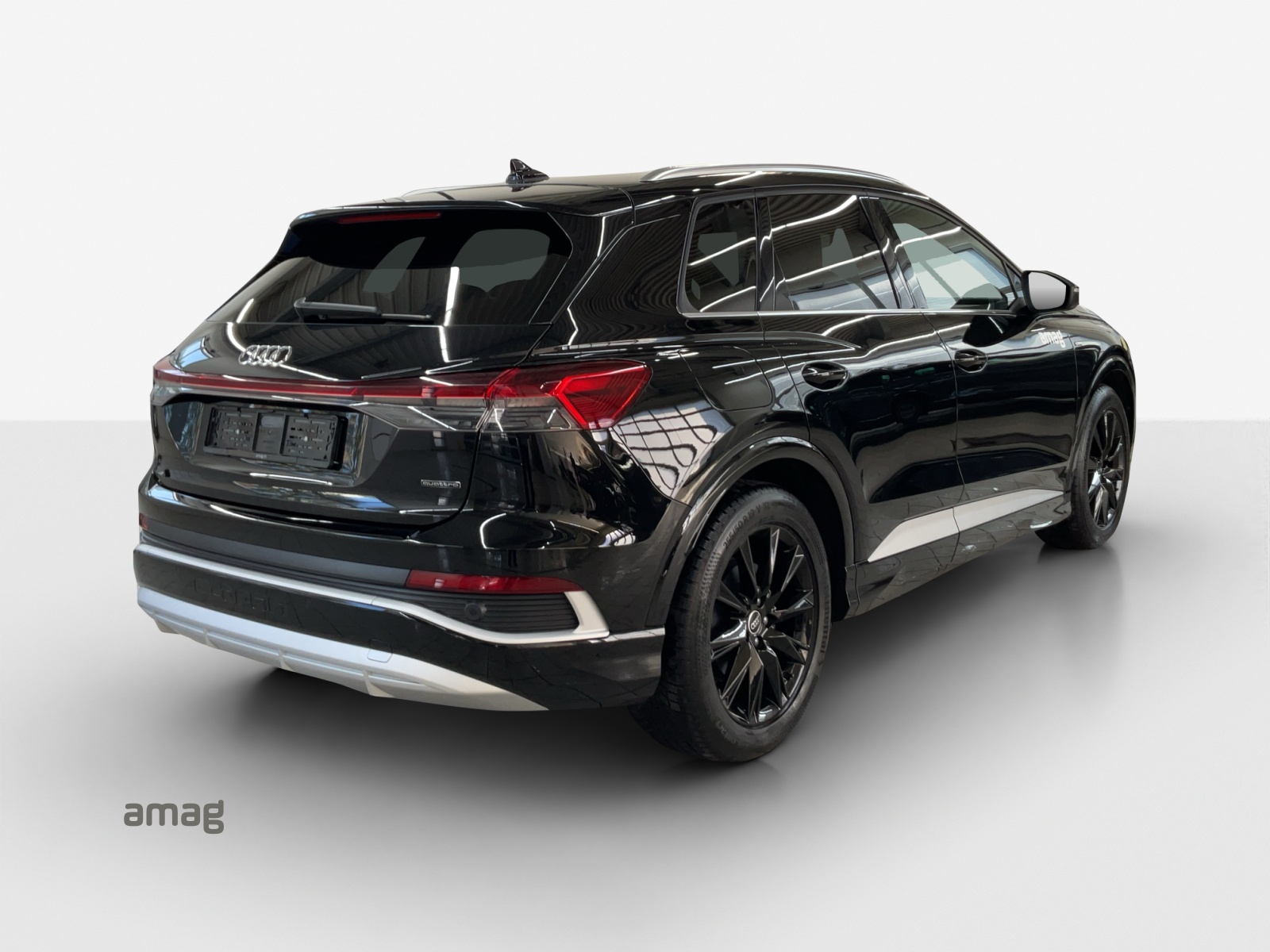 AUDI Q4 e-tron 50 quattro-image-4