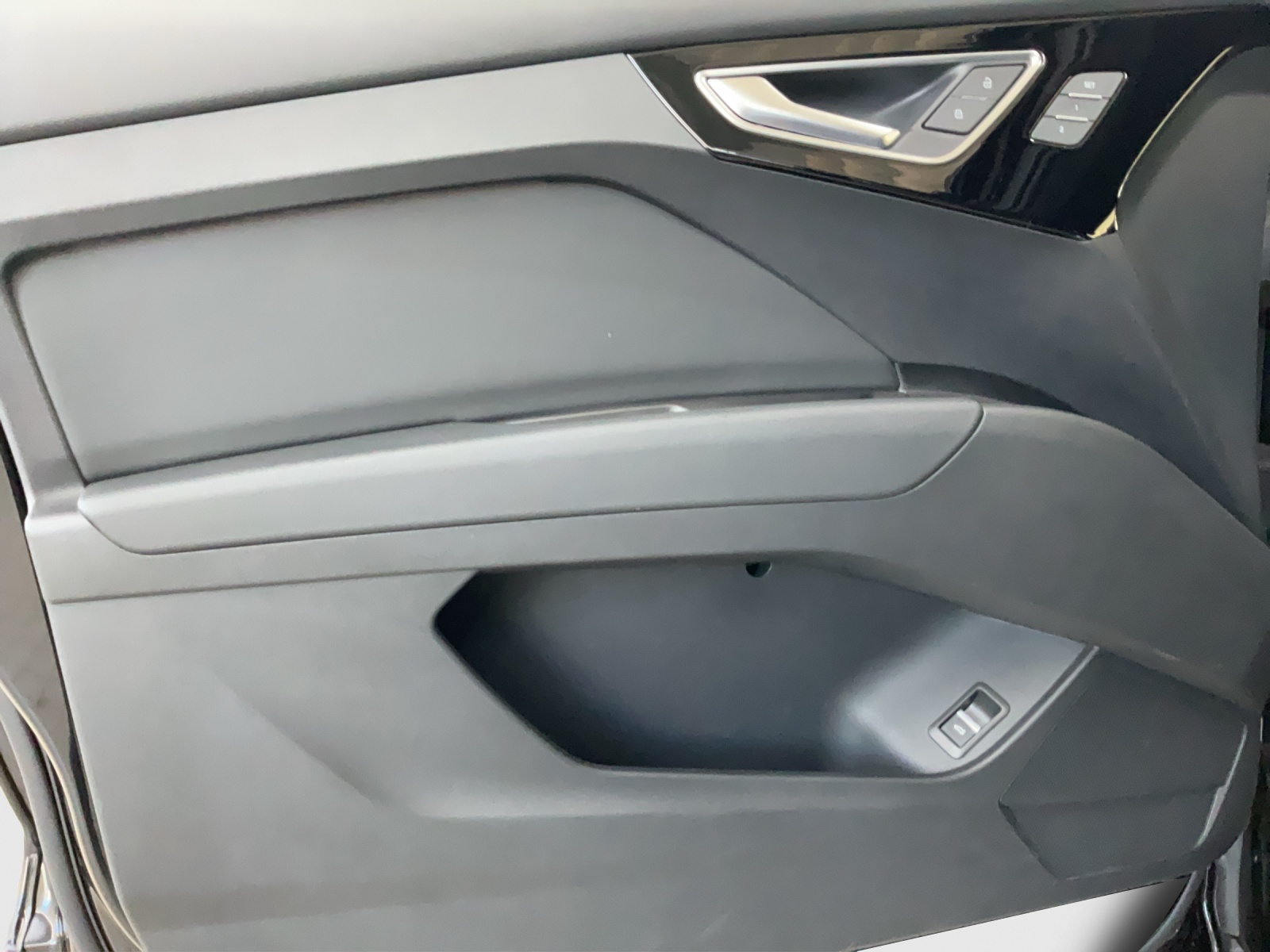 AUDI Q4 e-tron 50 quattro-image-14