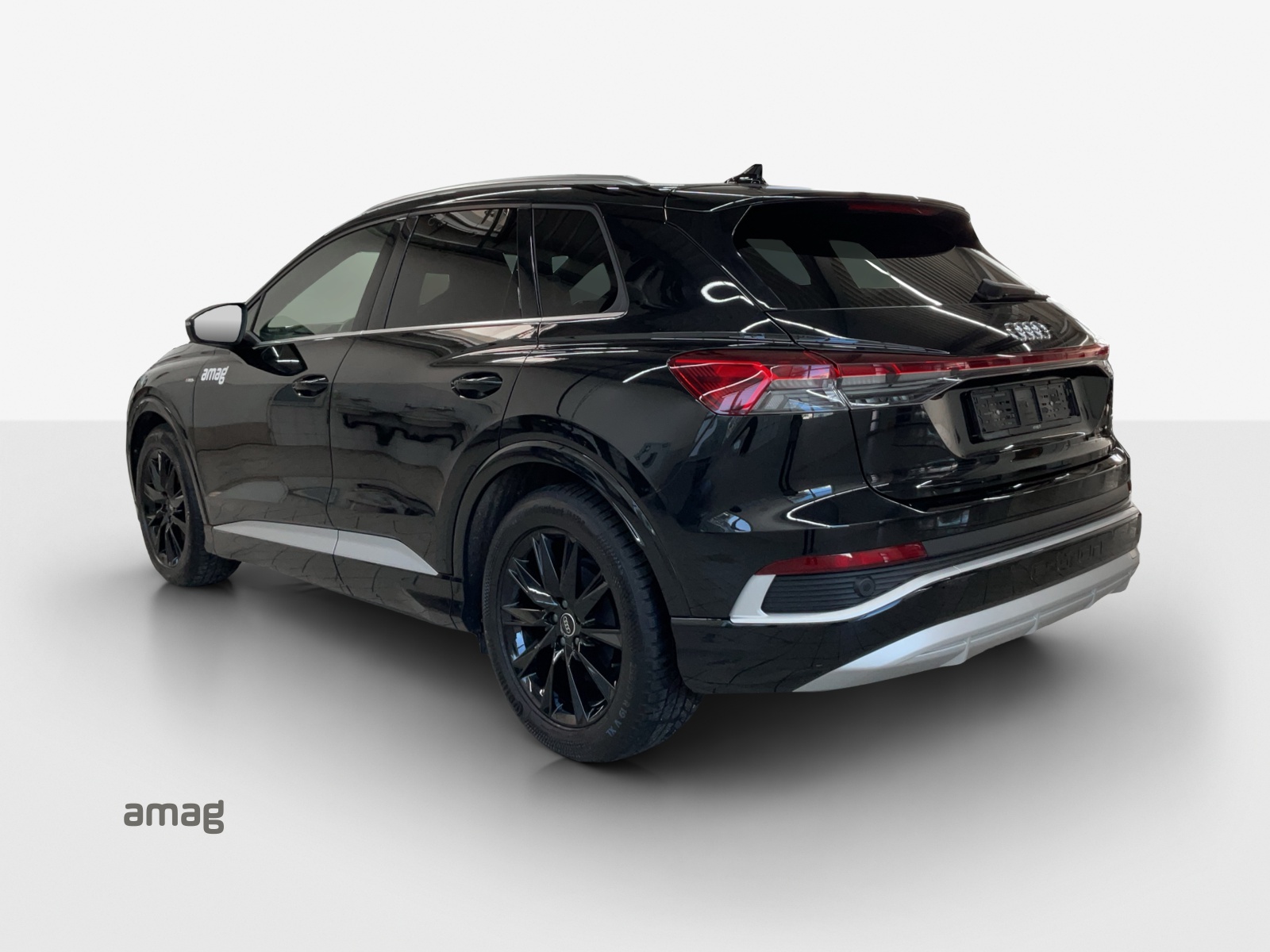 AUDI Q4 e-tron 50 quattro-image-2