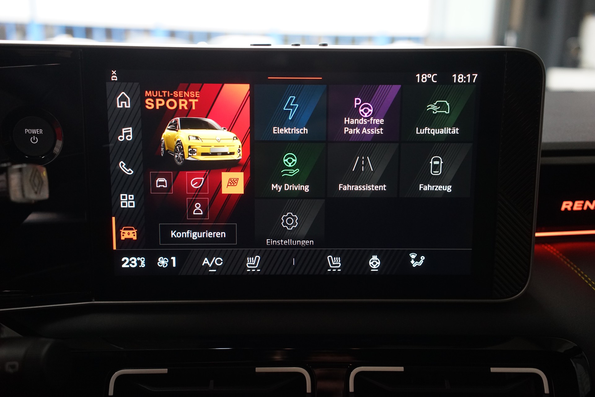 RENAULT R5 E-Tech Comfort Range 52 kWh Iconic Five-image-21