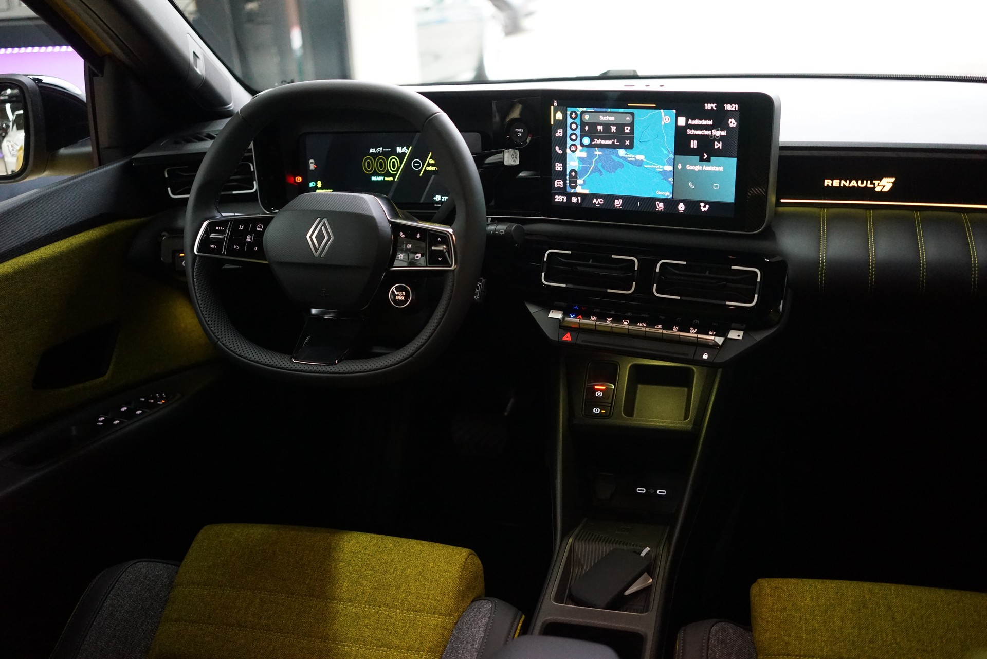 RENAULT R5 E-Tech Comfort Range 52 kWh Iconic Five-image-28