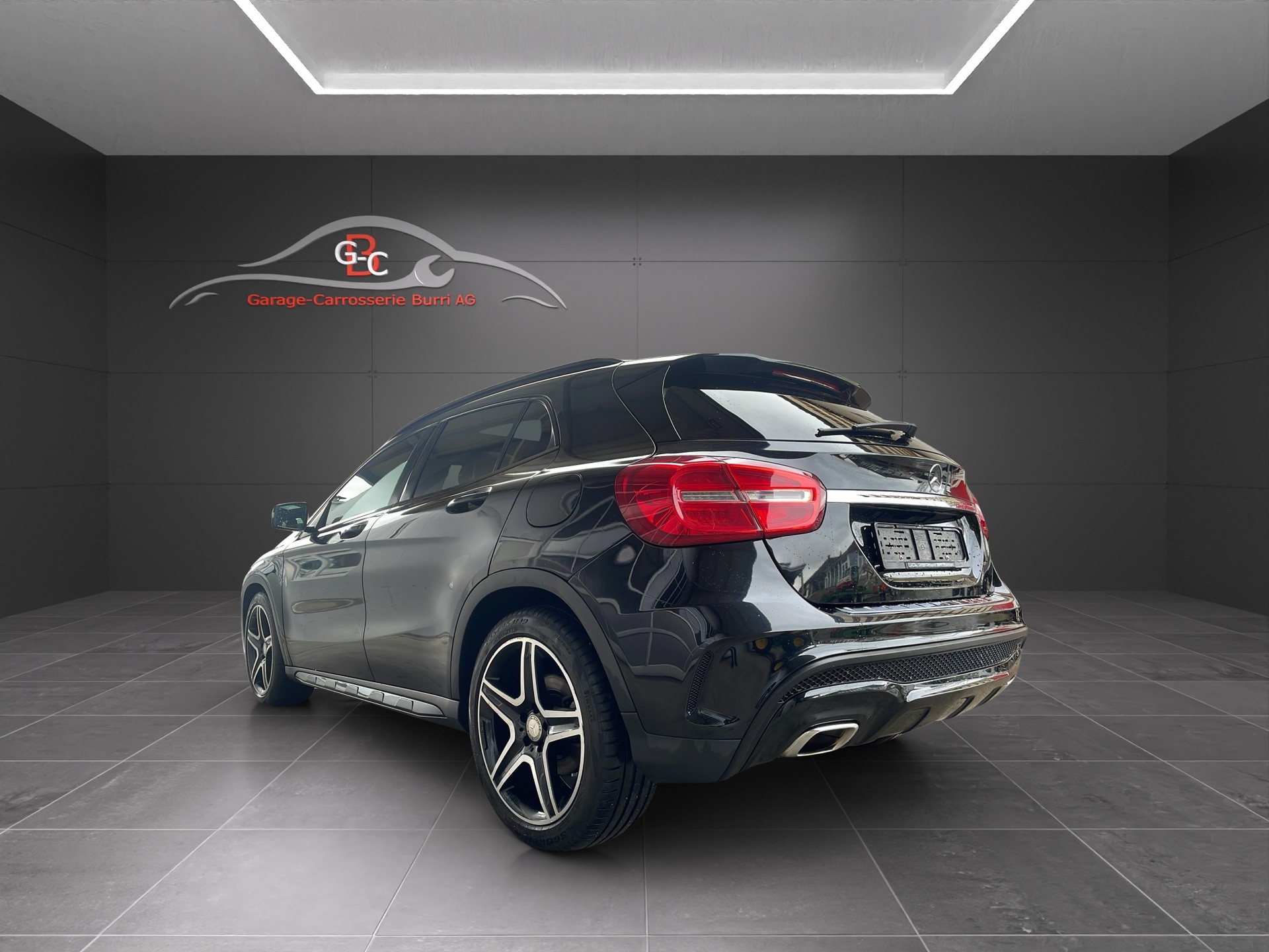 MERCEDES-BENZ GLA 220 d AMG Line 4Matic 7G-DCT-image-5