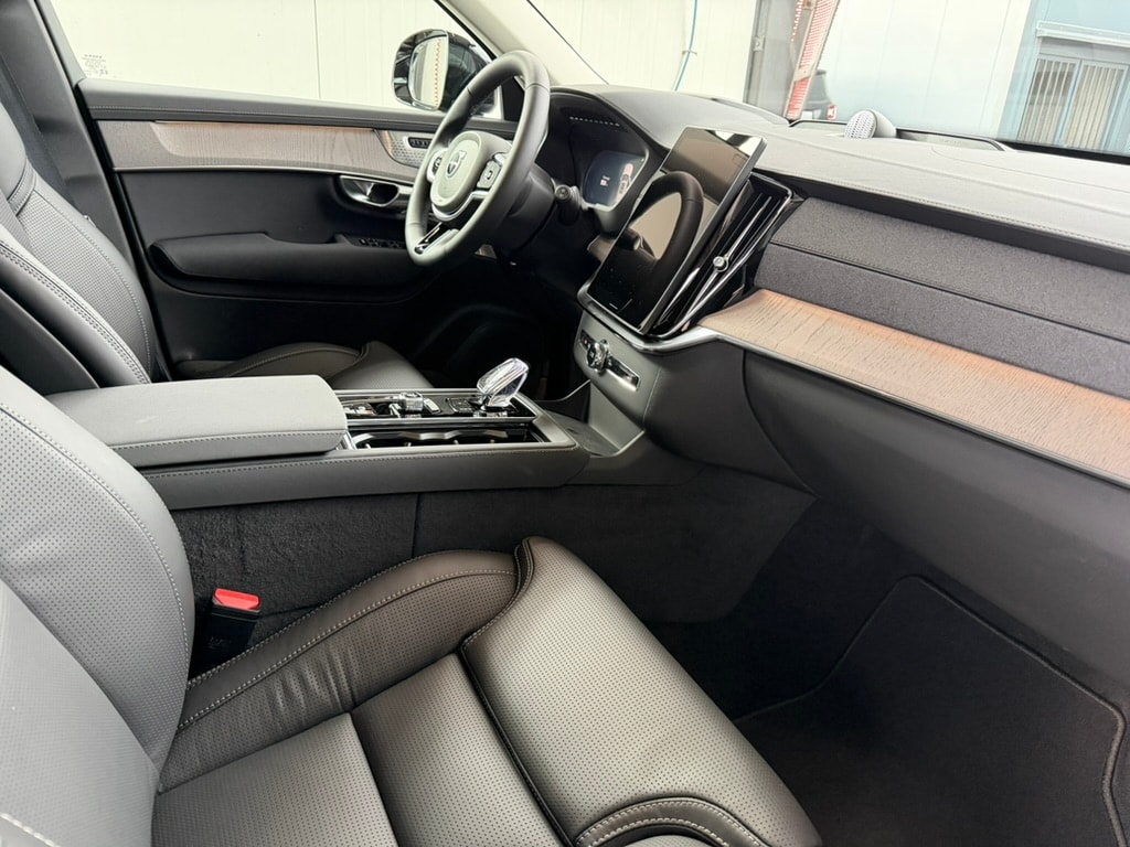 VOLVO XC90 T8 eAWD PluginHybrid Ultra Dark Geartronic-image-5