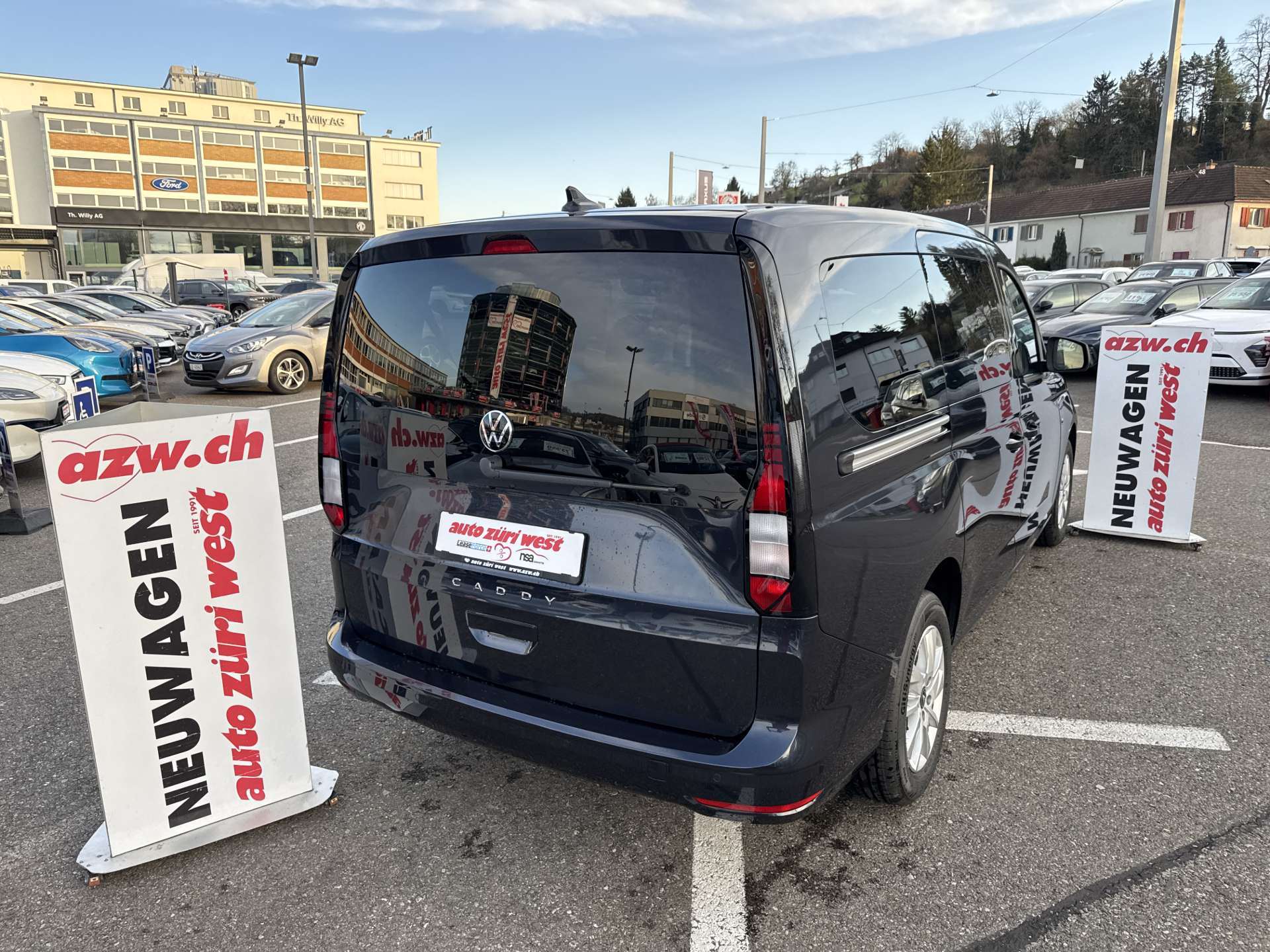 VW Caddy Maxi 1.5 TSi 7-Plätzer DSG-Automat-image-2