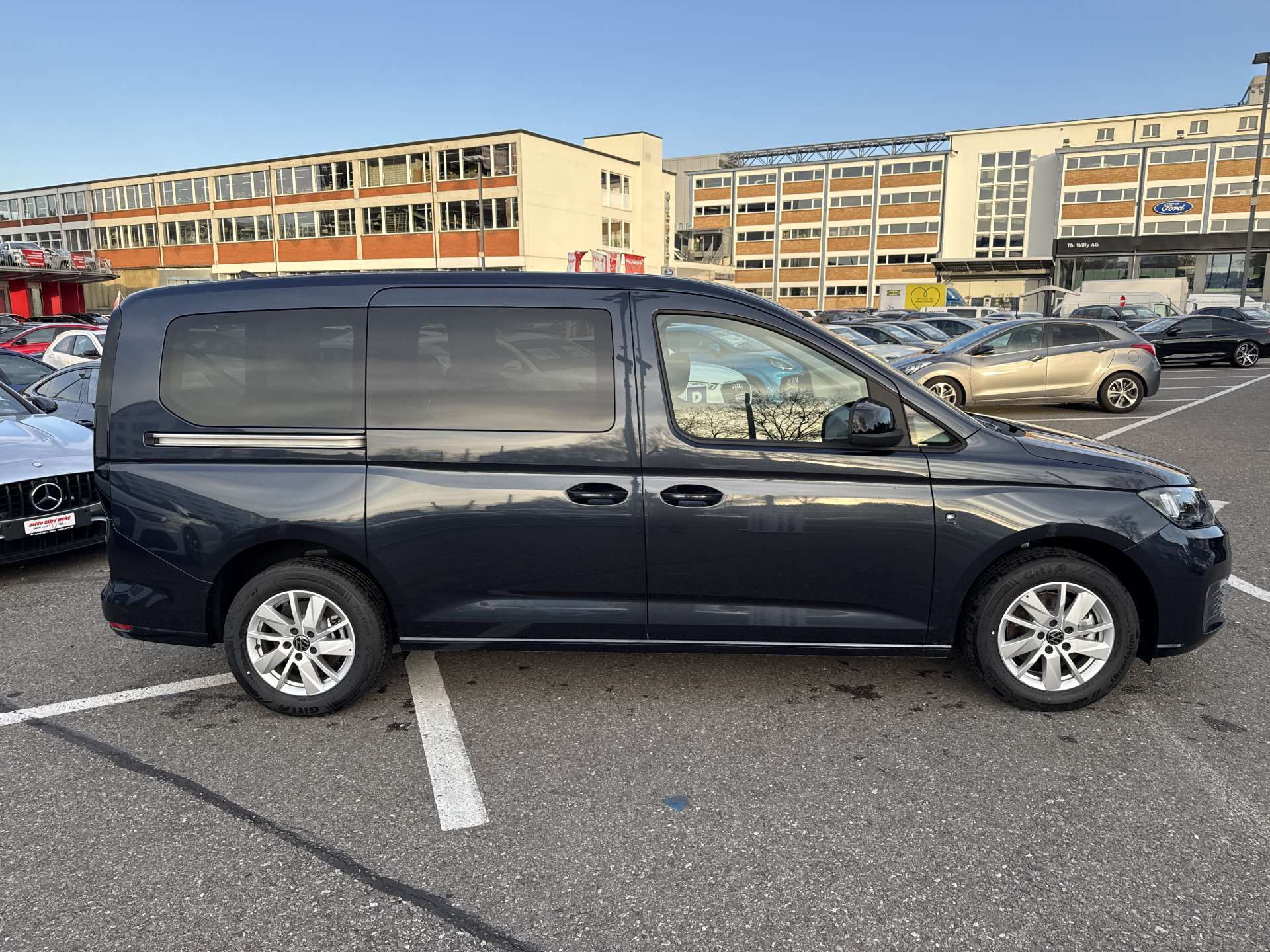 VW Caddy Maxi 1.5 TSi 7-Plätzer DSG-Automat-image-9