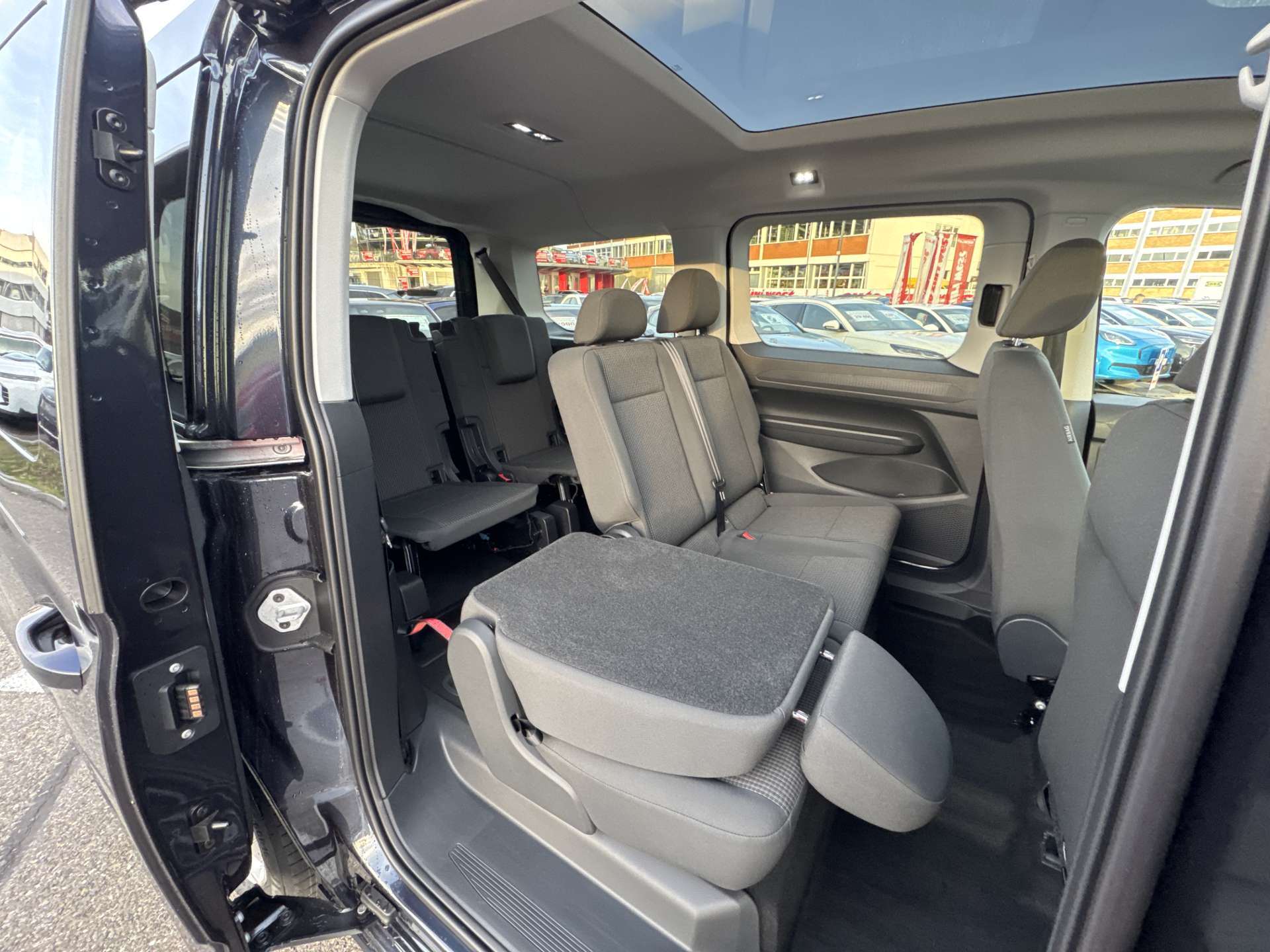 VW Caddy Maxi 1.5 TSi 7-Plätzer DSG-Automat-image-5