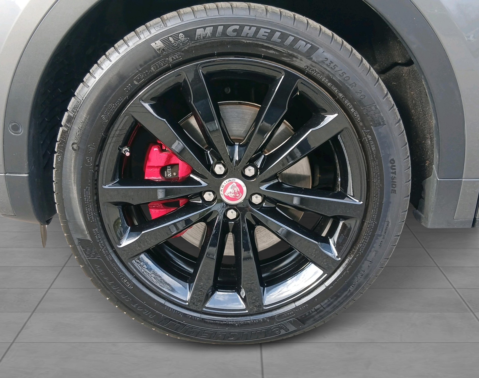 JAGUAR E-Pace 2.0 T 250 R-Dynamic SE-image-10