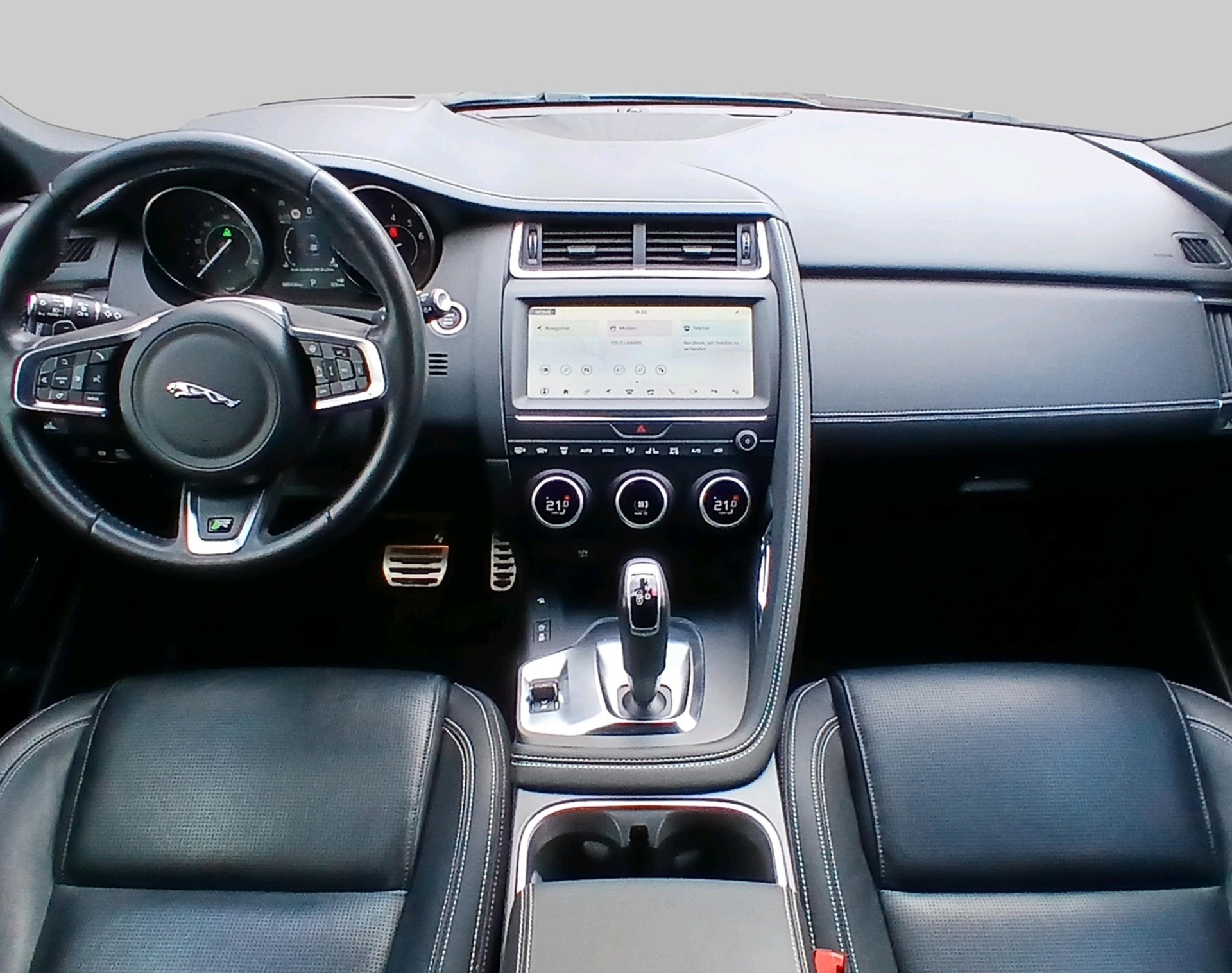 JAGUAR E-Pace 2.0 T 250 R-Dynamic SE-image-4