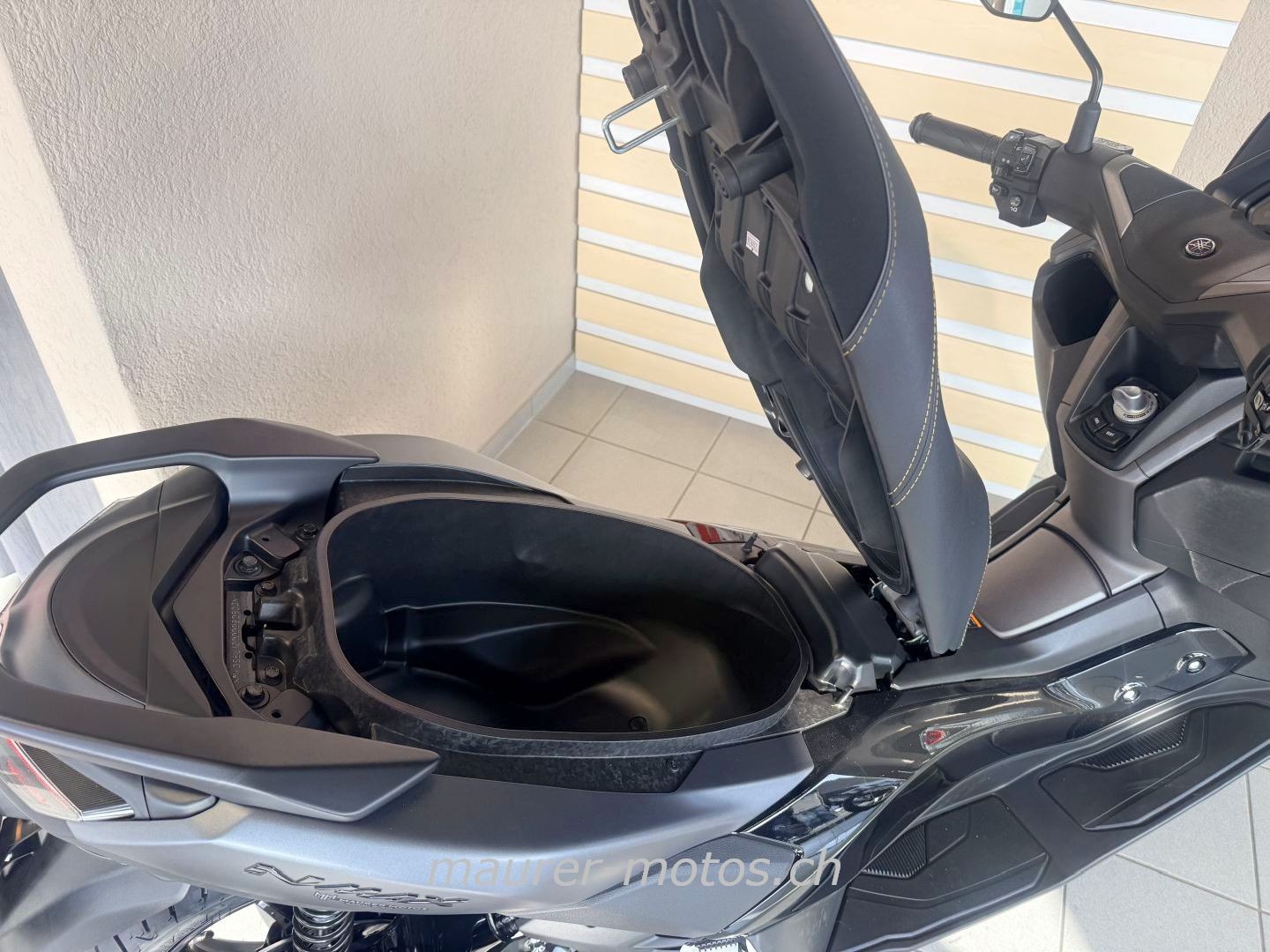 YAMAHA NMAX 125 TECH MAX-showroom-element-2