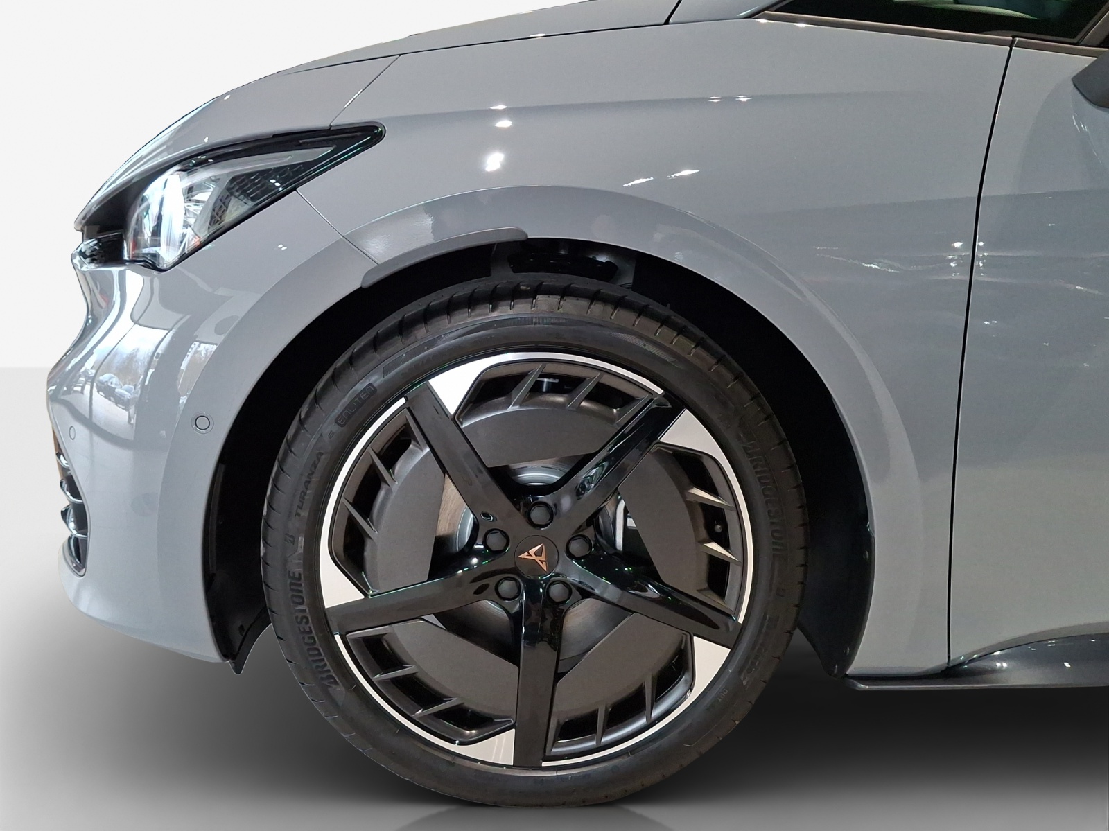 CUPRA Born 79 kWh e-Boost Adrenaline-image-13